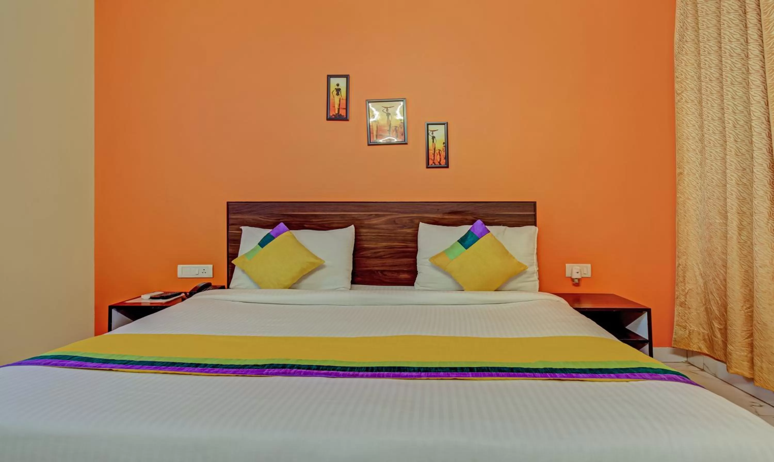 Bed in Itsy By Treebo - Royal Monarch