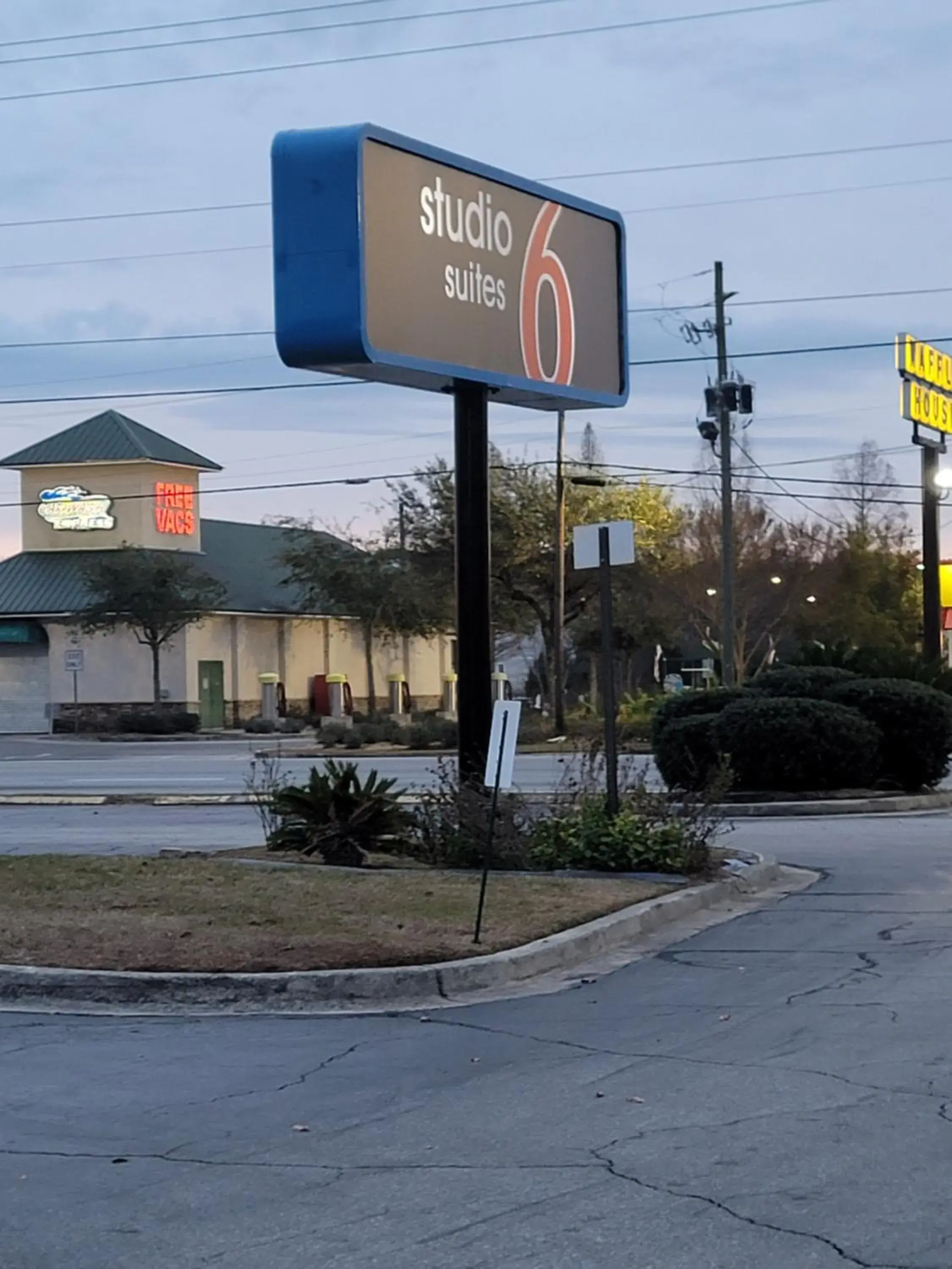 Studio 6 Suites Hinesville, GA Studio 6 Suites Hinesville, GA