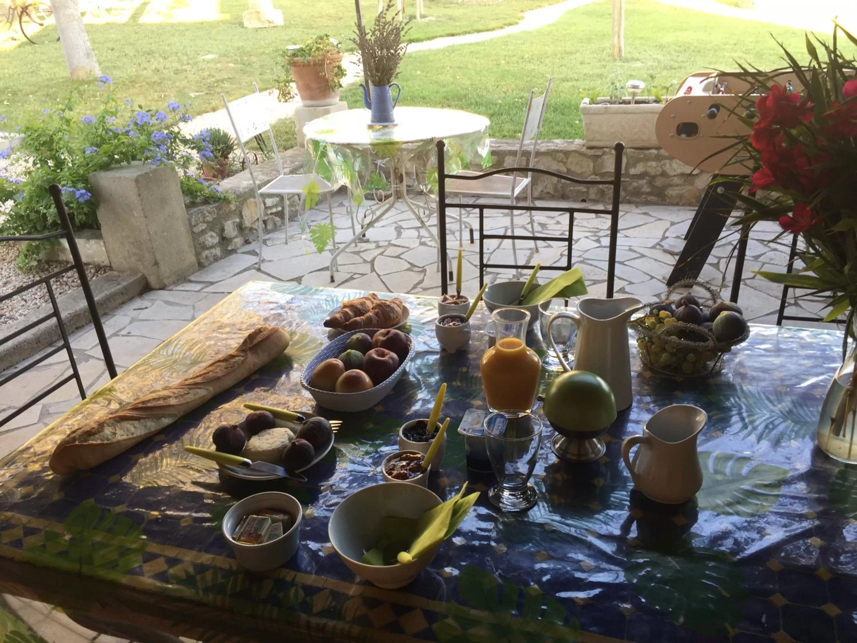 Shower in chambre d'hotes les cigales