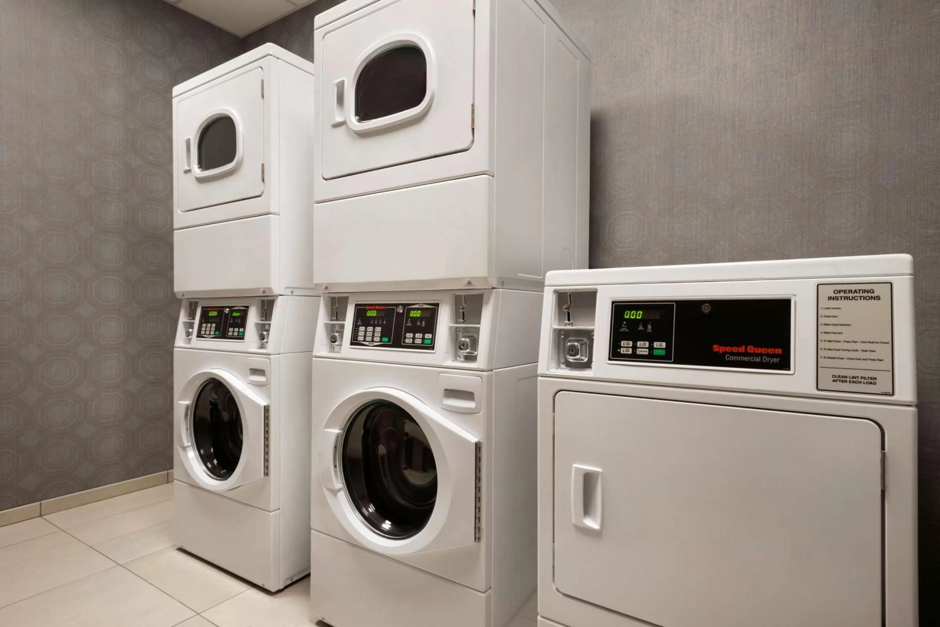 Property building in Hilton Garden Inn Milwaukee Brookfield Conference Center