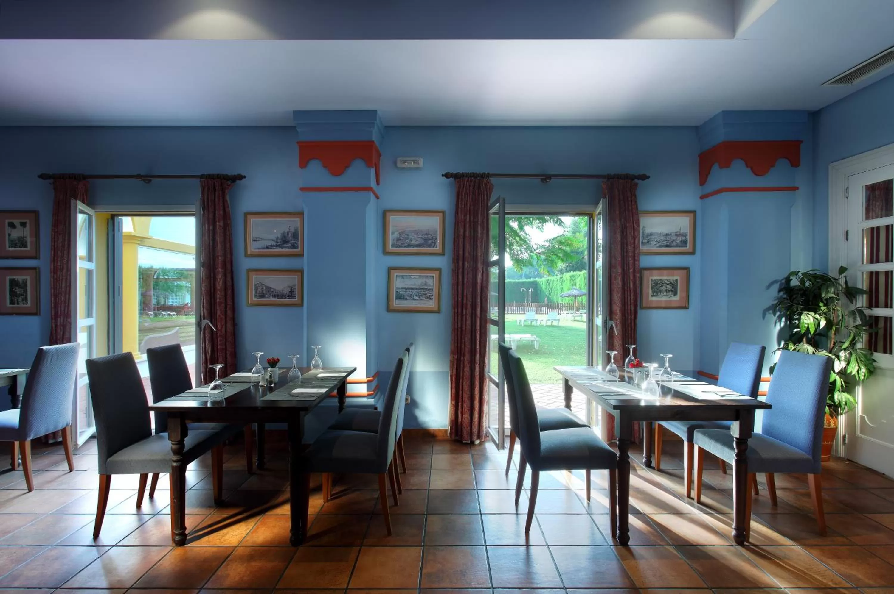 Restaurant/places to eat in Exe Gran Hotel Solucar