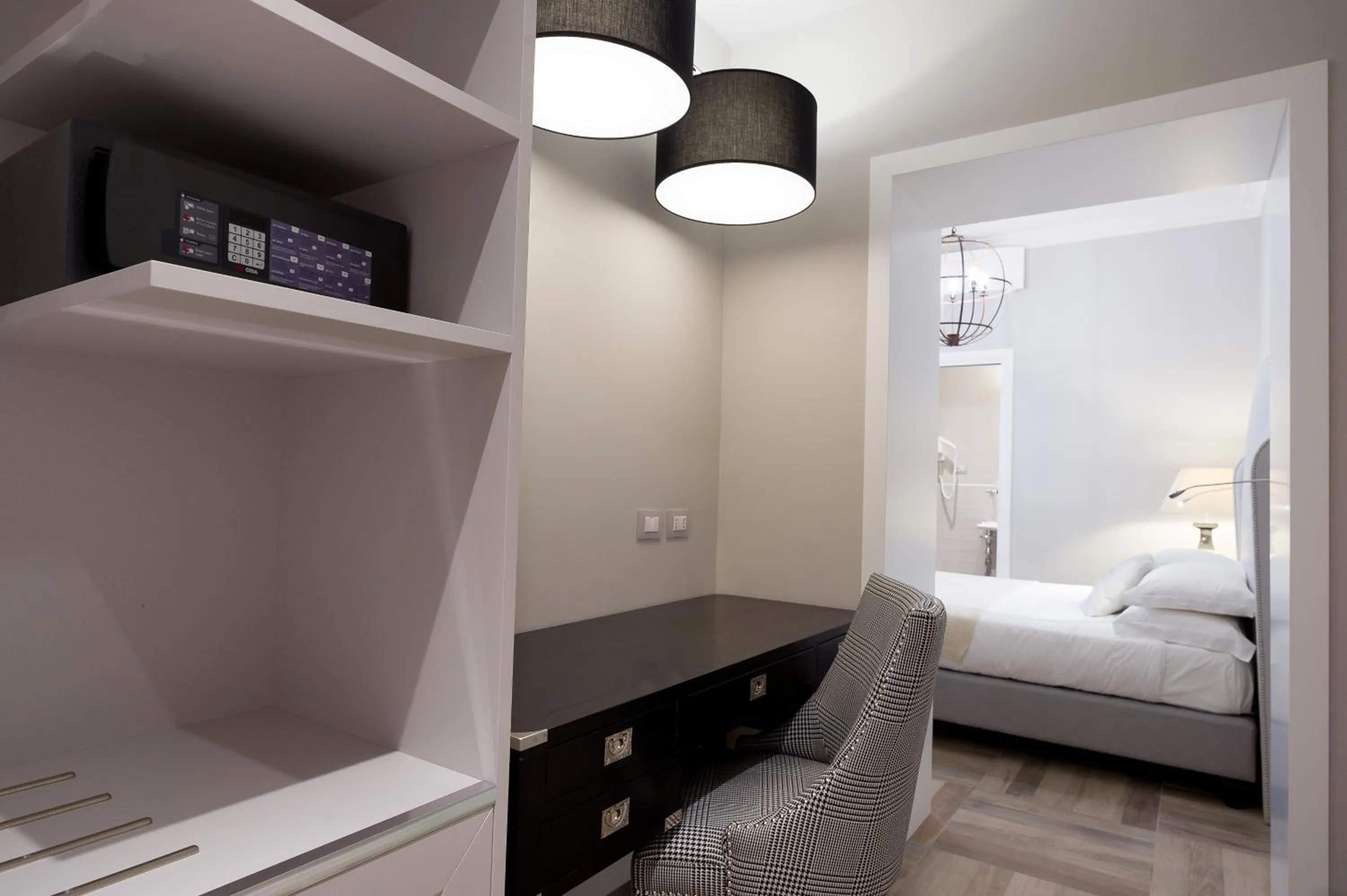 Photo of the whole room, Bed in Deseo Home