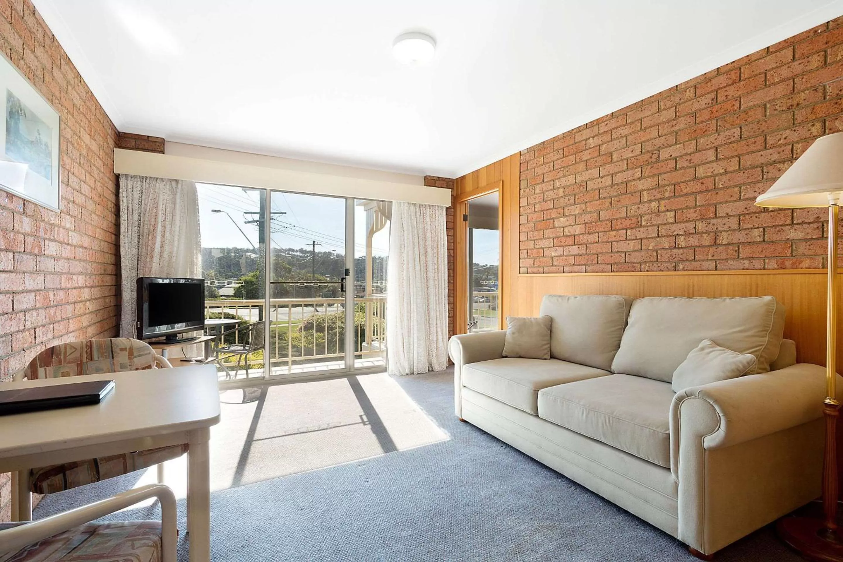 Photo of the whole room in Comfort Inn Merimbula