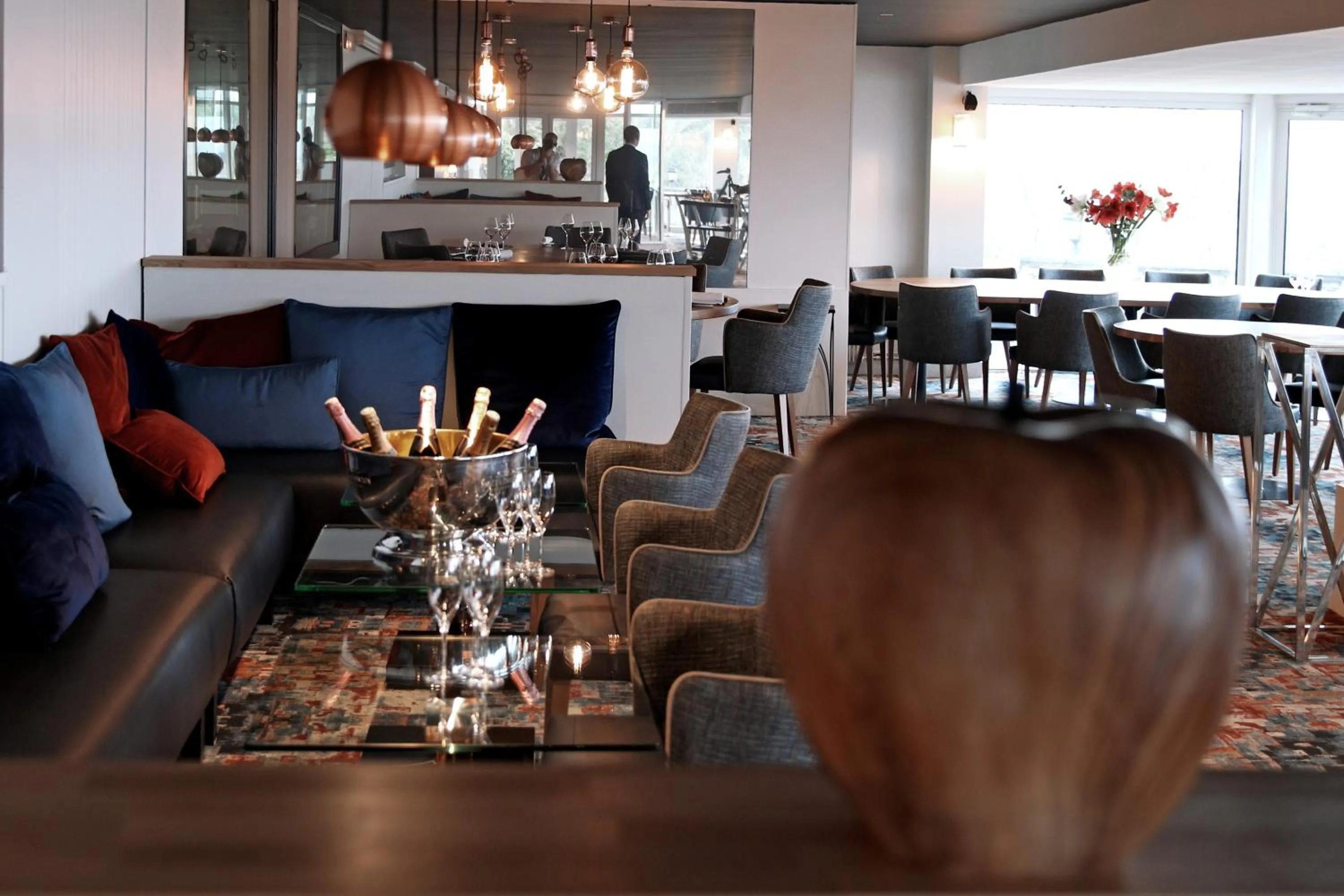 Restaurant/places to eat in Domaine De La Corniche