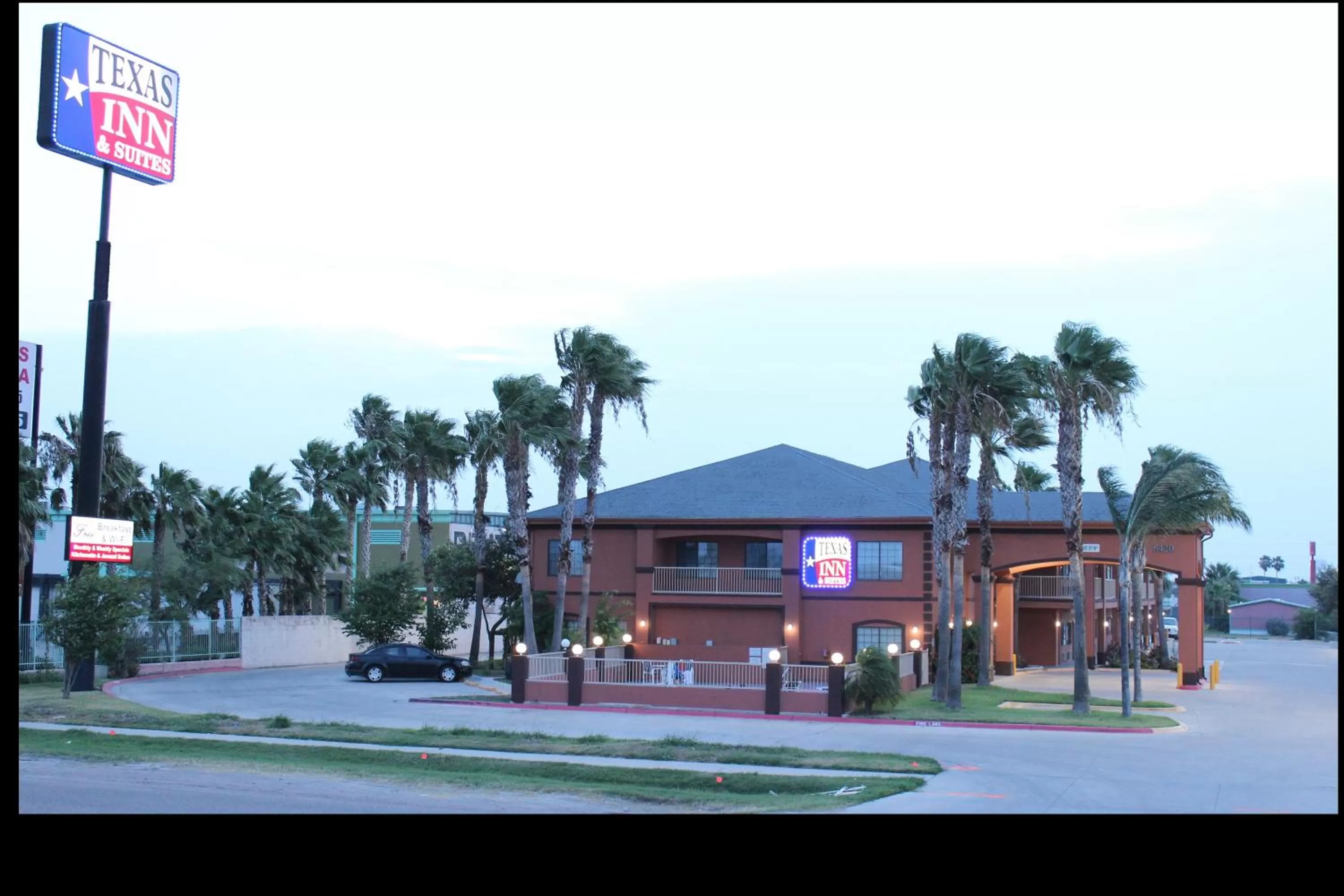 Bird's eye view in Texas Inn & Suites McAllen at La Plaza Mall and Airport