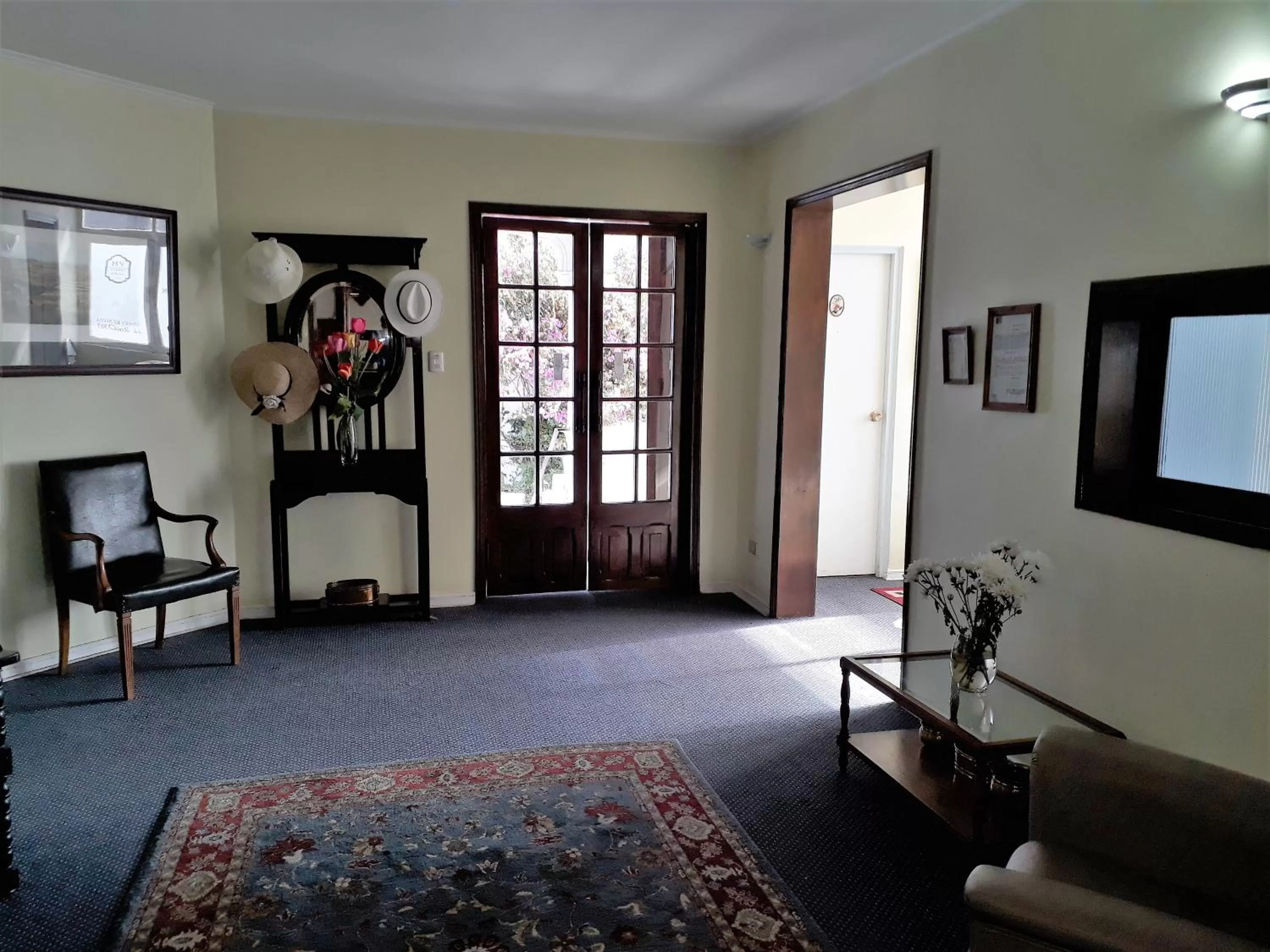 Seating Area in Hotel Chalet Suizo