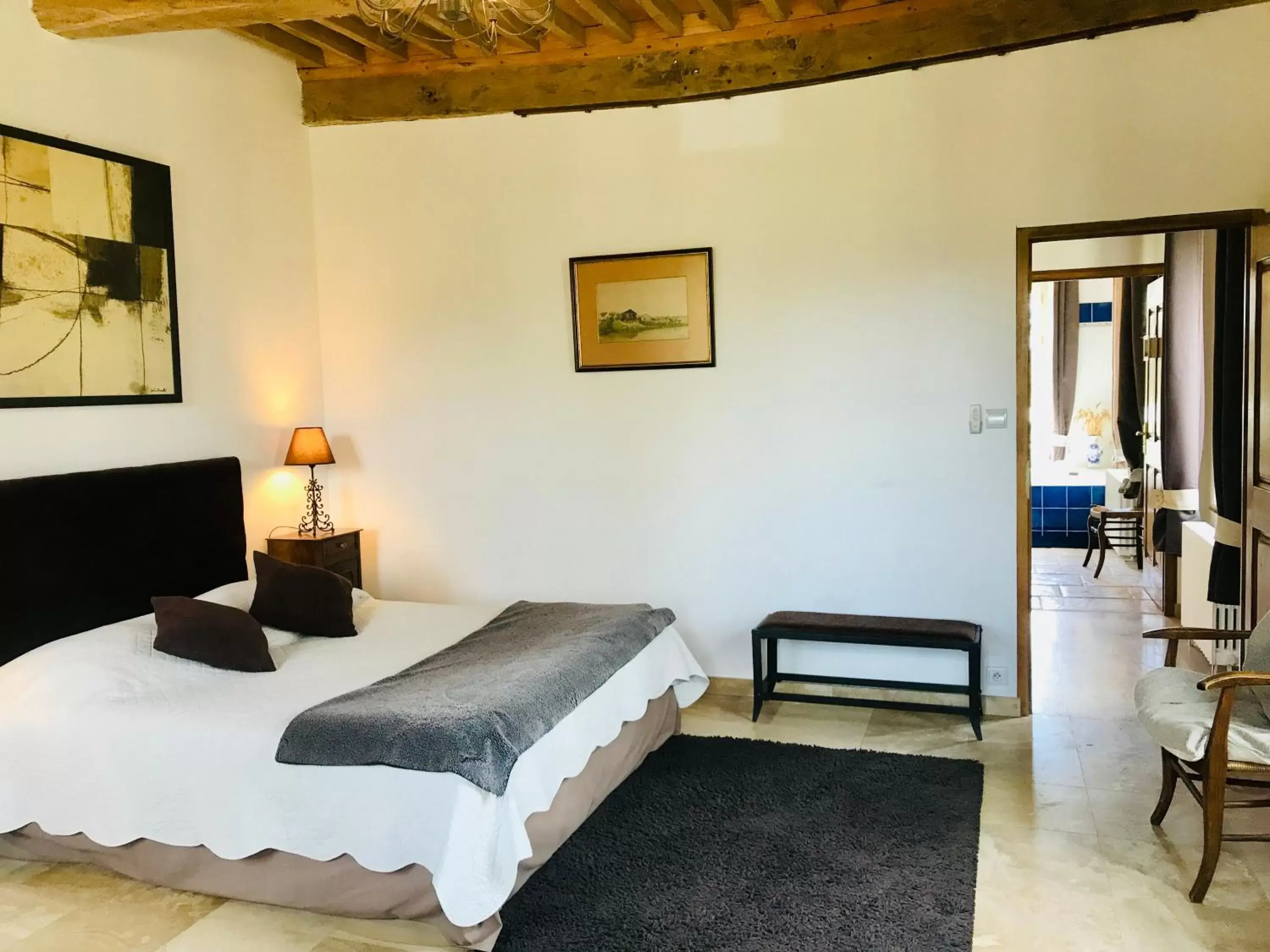 Junior Suite - single occupancy in Domaine du Manoir Junior Suite - single occupancy in Domaine du Manoir