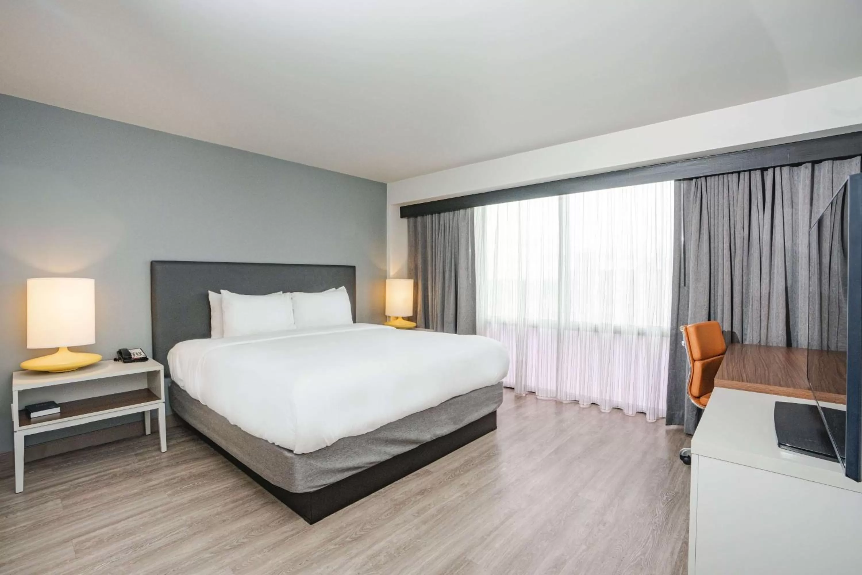 Bed in Wyndham Fort Smith City Center