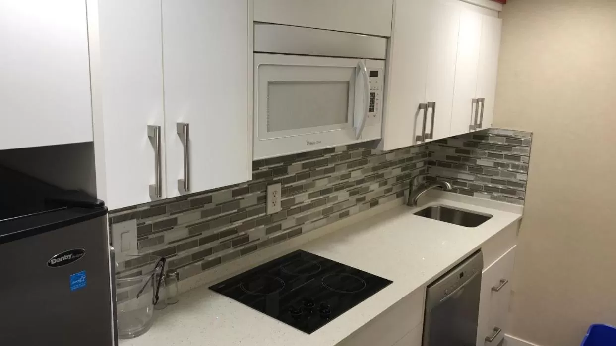 Kitchen or kitchenette in Baymont by Wyndham Medicine Hat