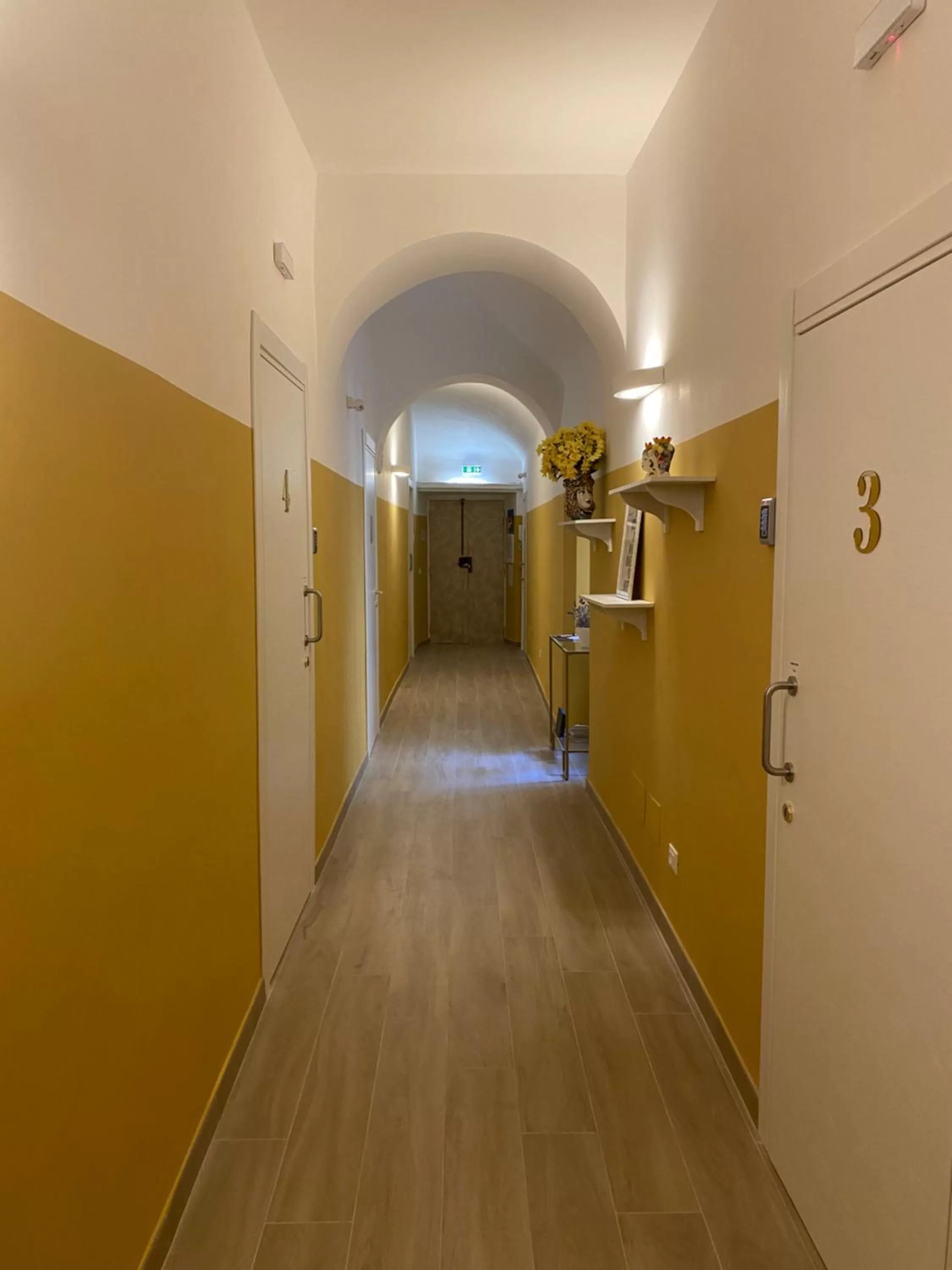 Staff in Relais Roma Vaticano - METRO station Ottaviano