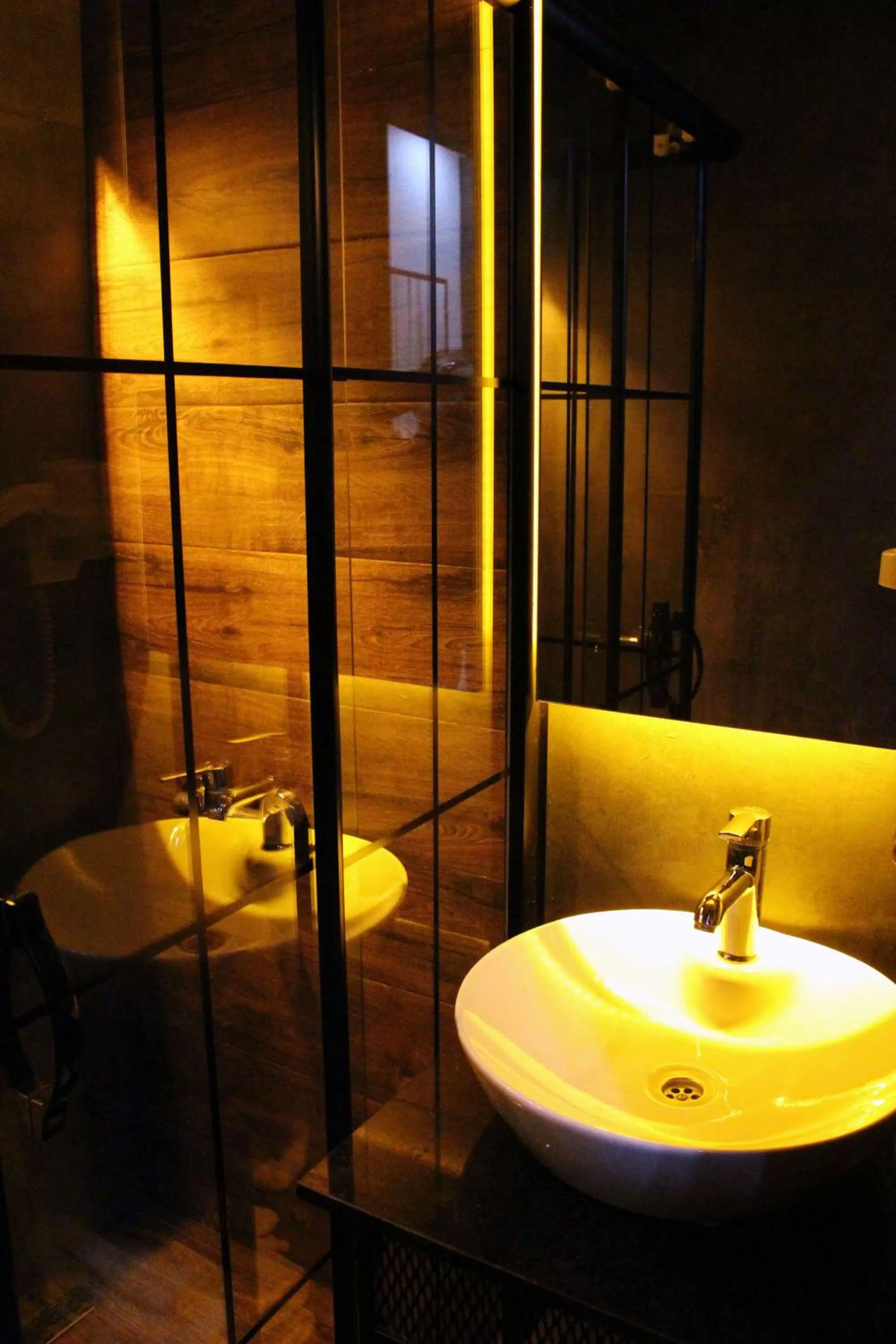 Shower in Istanbul Fair Hotel