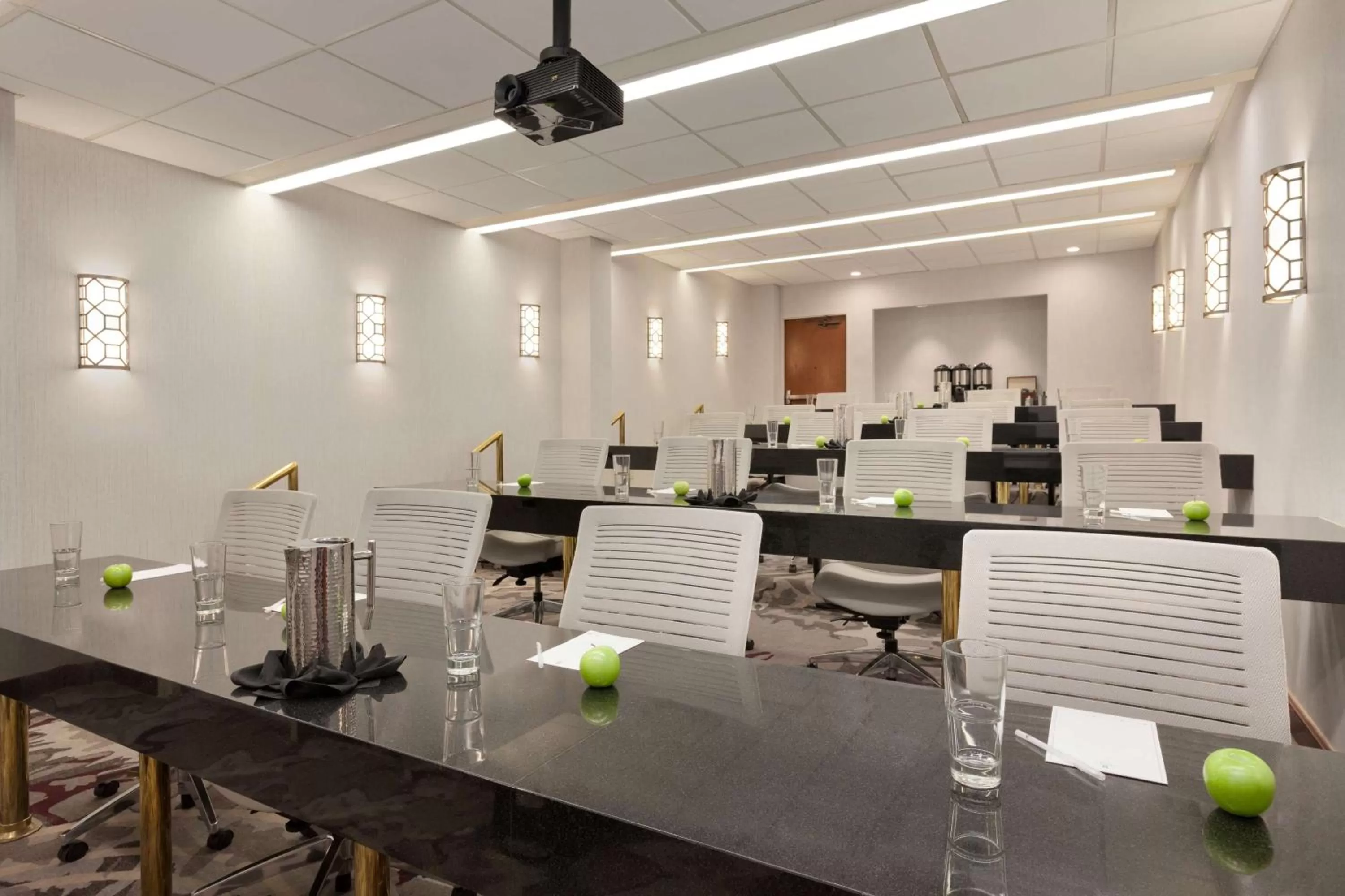 Meeting/conference room in Embassy Suites by Hilton Irvine Orange County Airport