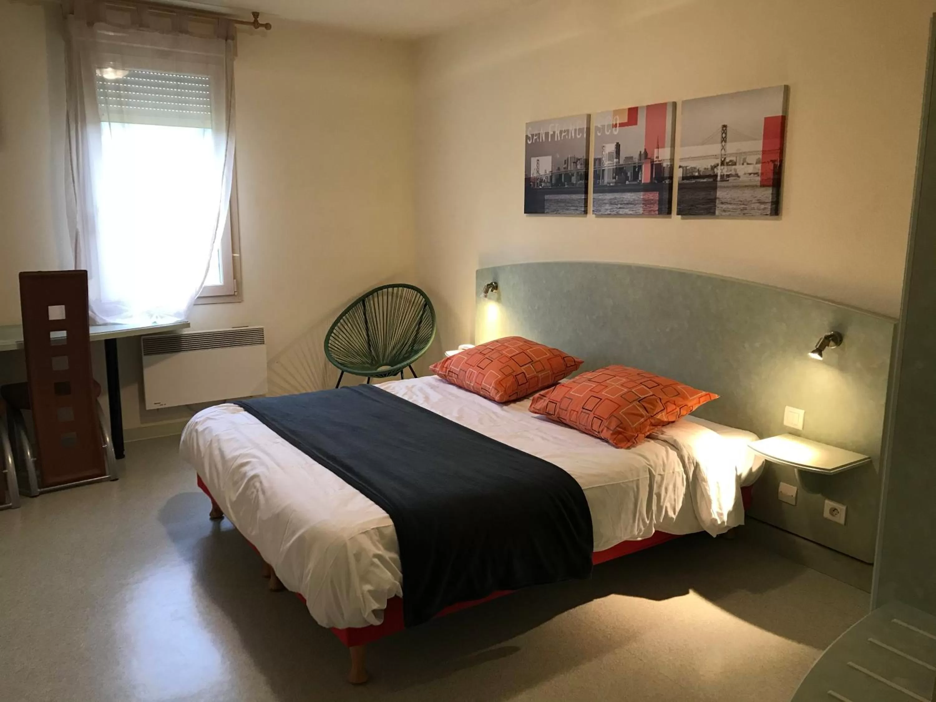 Photo of the whole room in Abel Hôtel