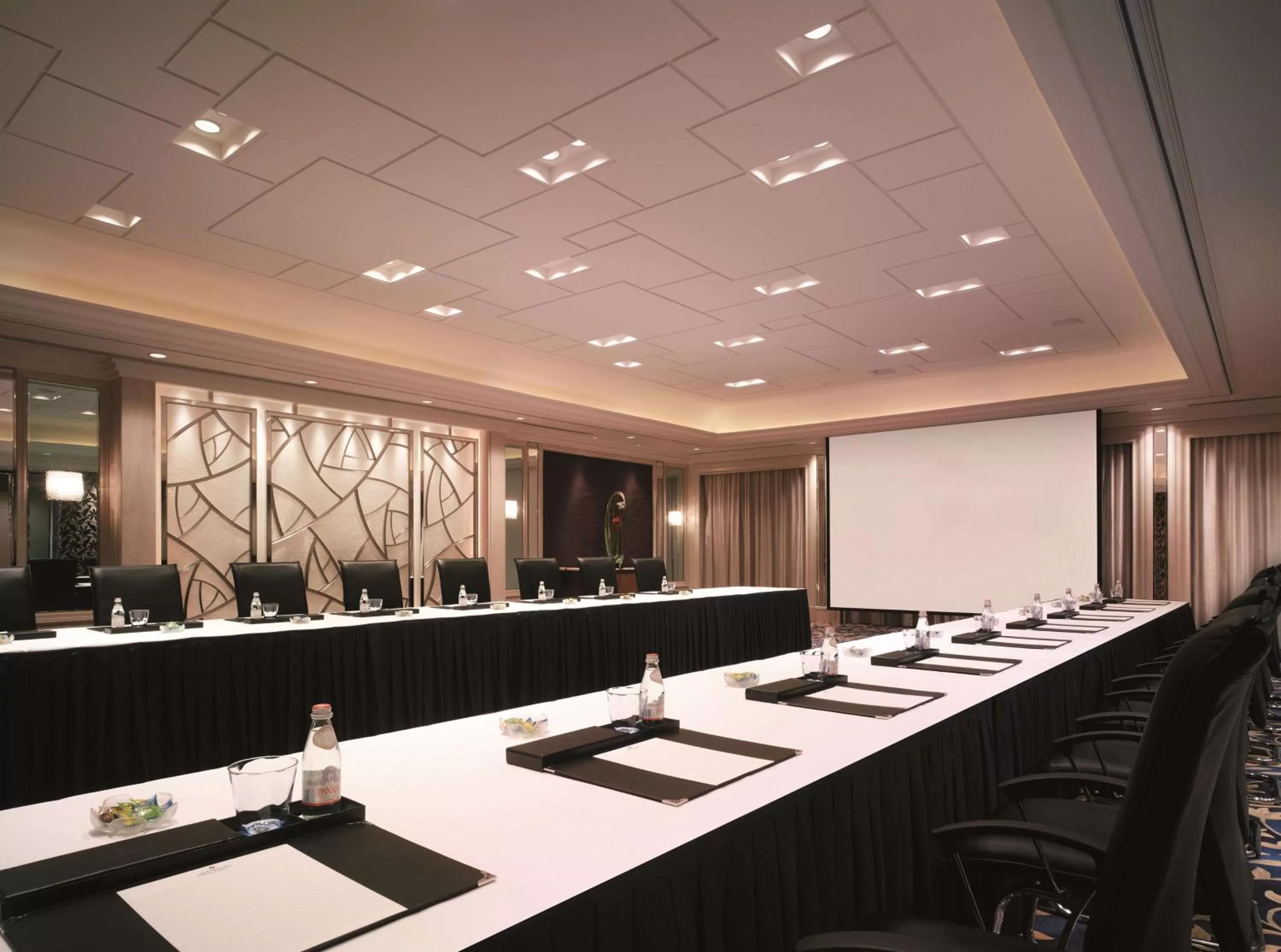 Meeting/conference room in Pudong Shangri-La, Shanghai