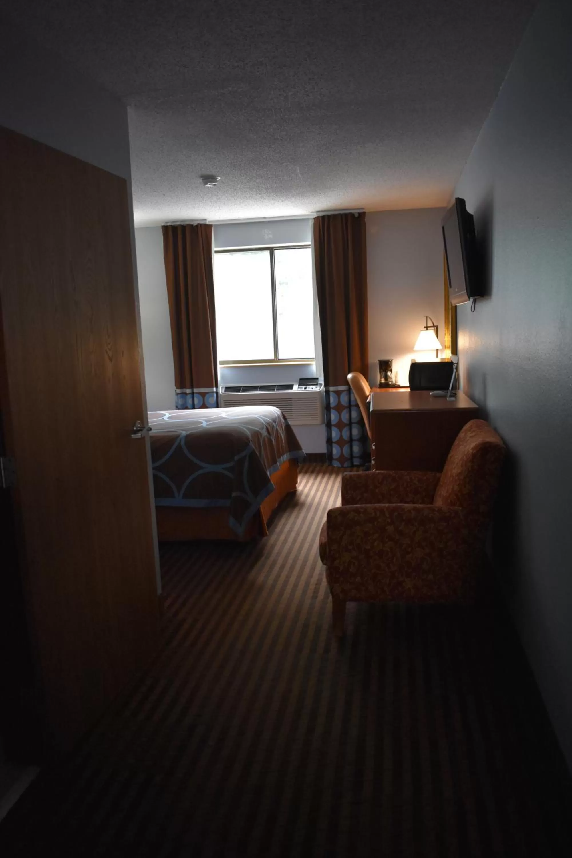 Bed in Super 8 by Wyndham La Vale/Cumberland Area