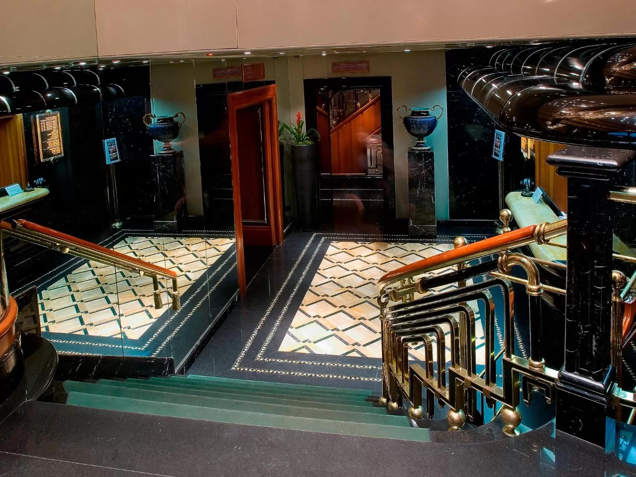 Lobby or reception, Bed in Hotel Valadier