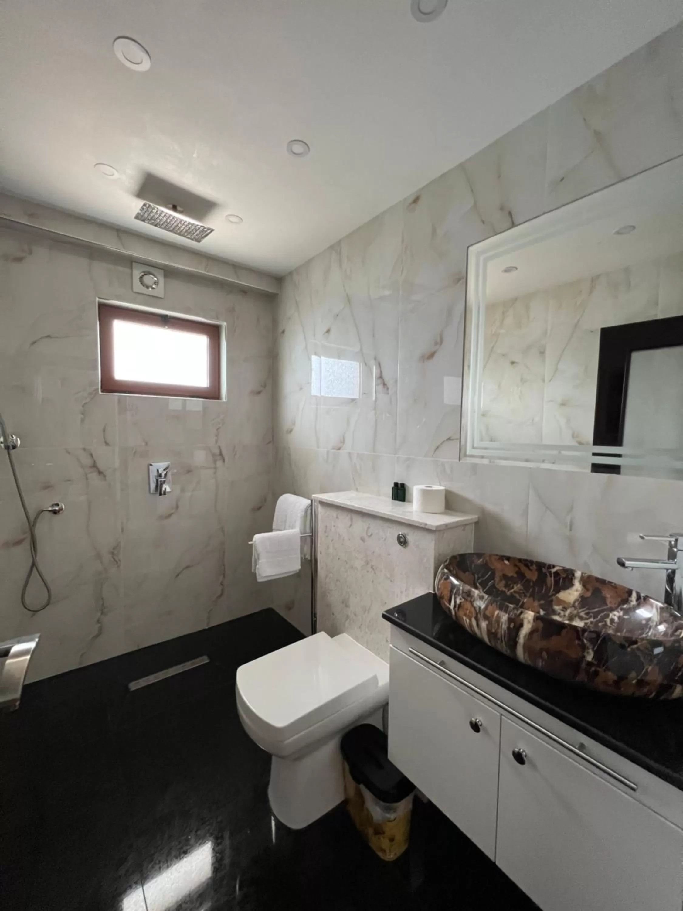 Bathroom in Hotel Victoria