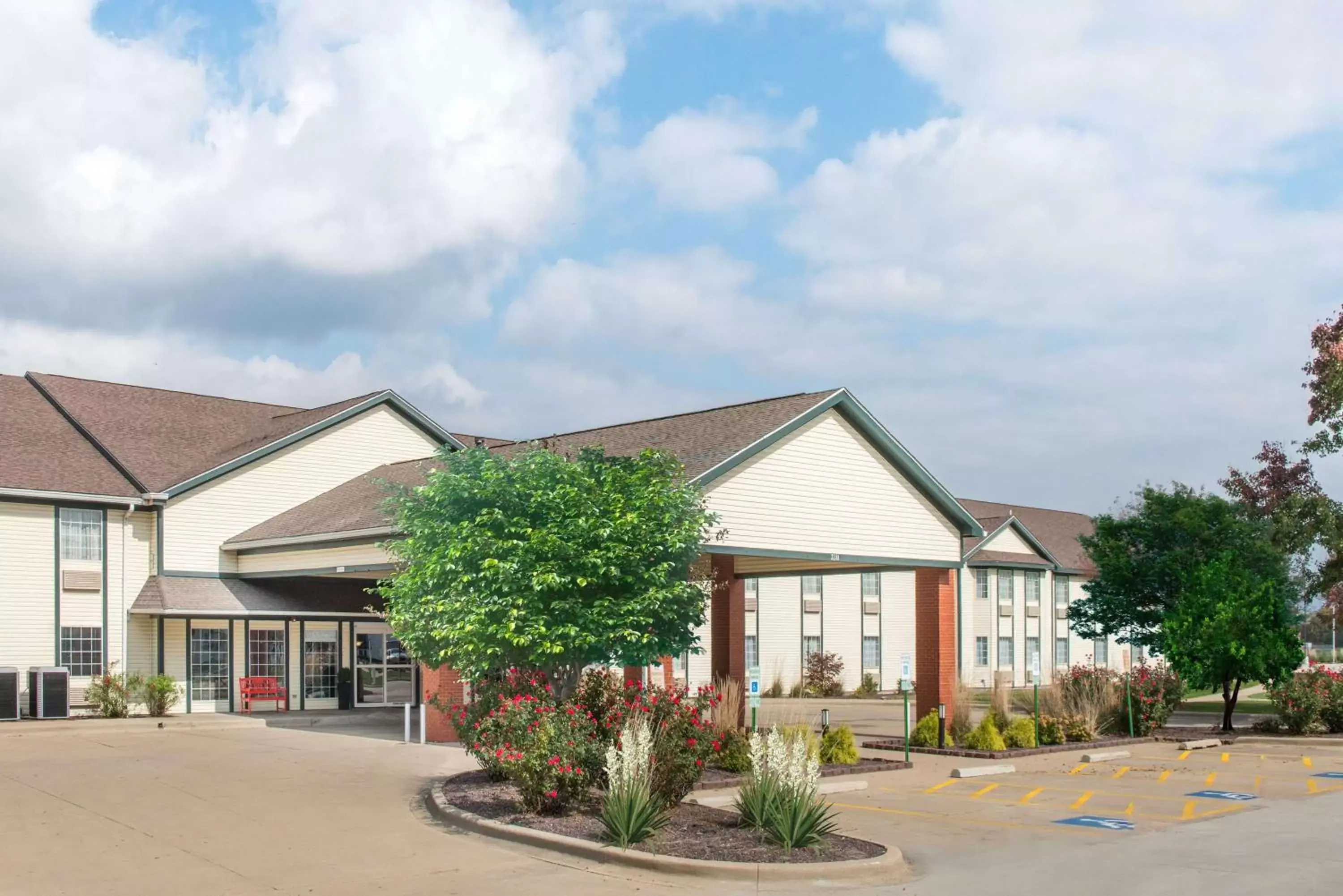 Ramada by Wyndham Springfield North Ramada by Wyndham Springfield North