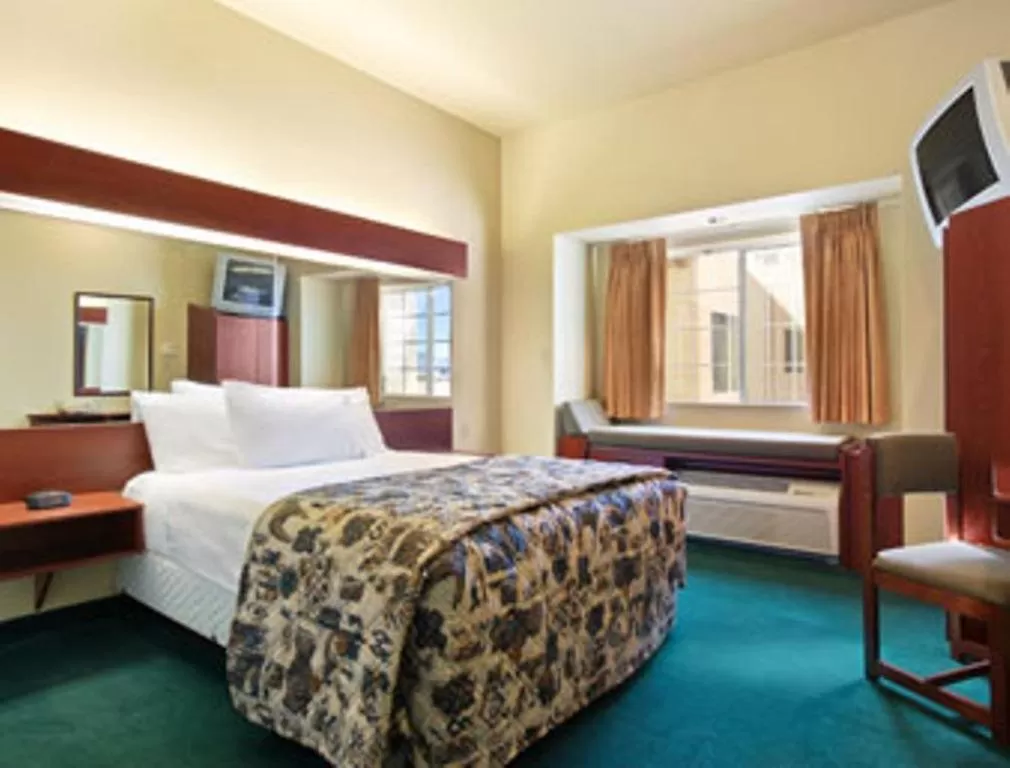 Queen Room - Disability Access - Non-Smoking in Microtel Inn & Suites by Wyndham Wellton