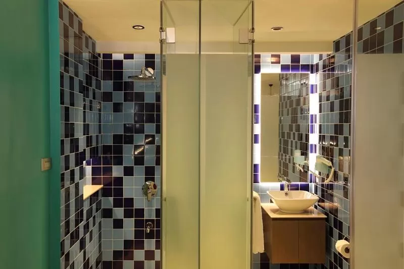 Shower in Lagùn Hotel