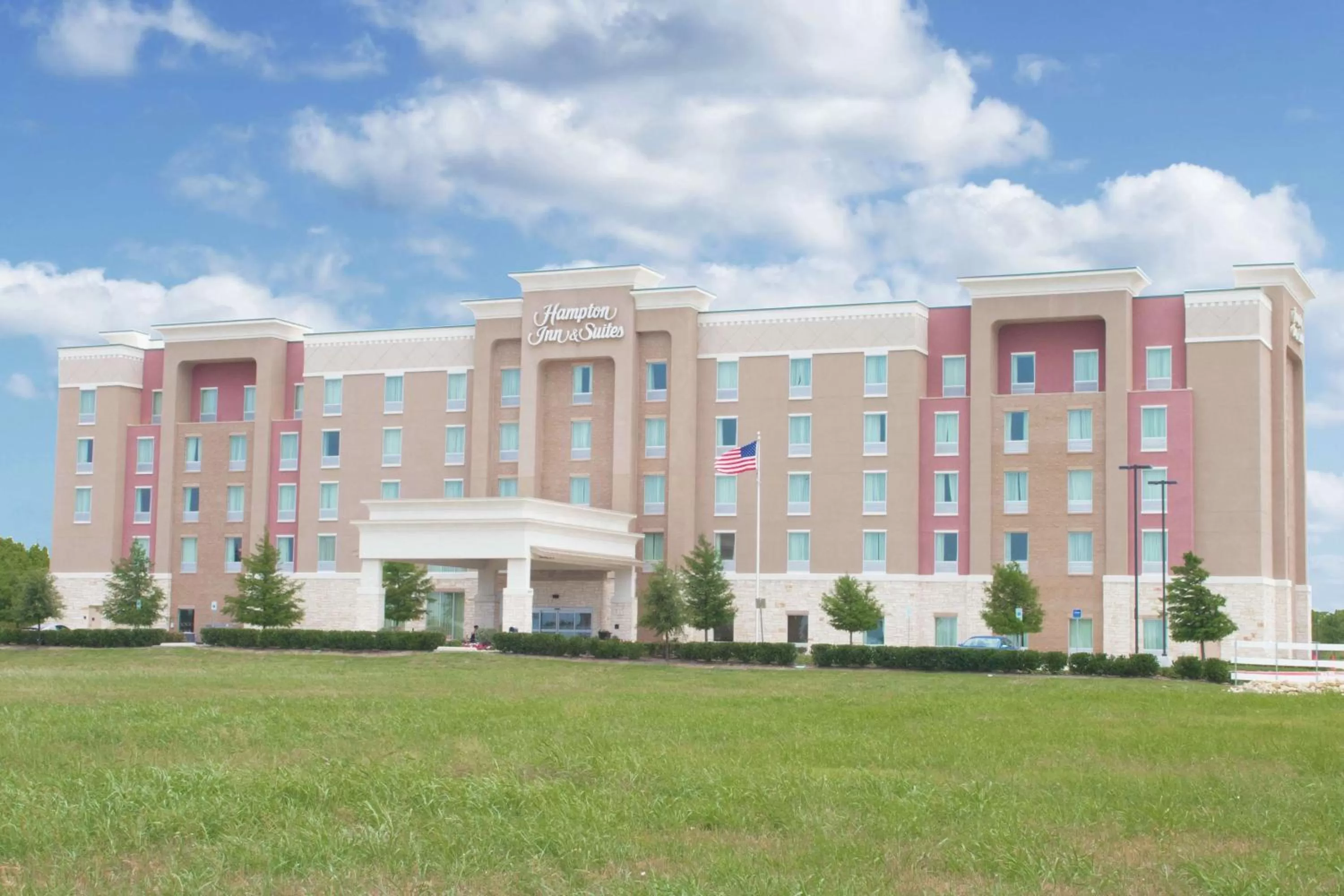 Property building in Hampton Inn & Suites Dallas/Frisco North-Fieldhouse USA
