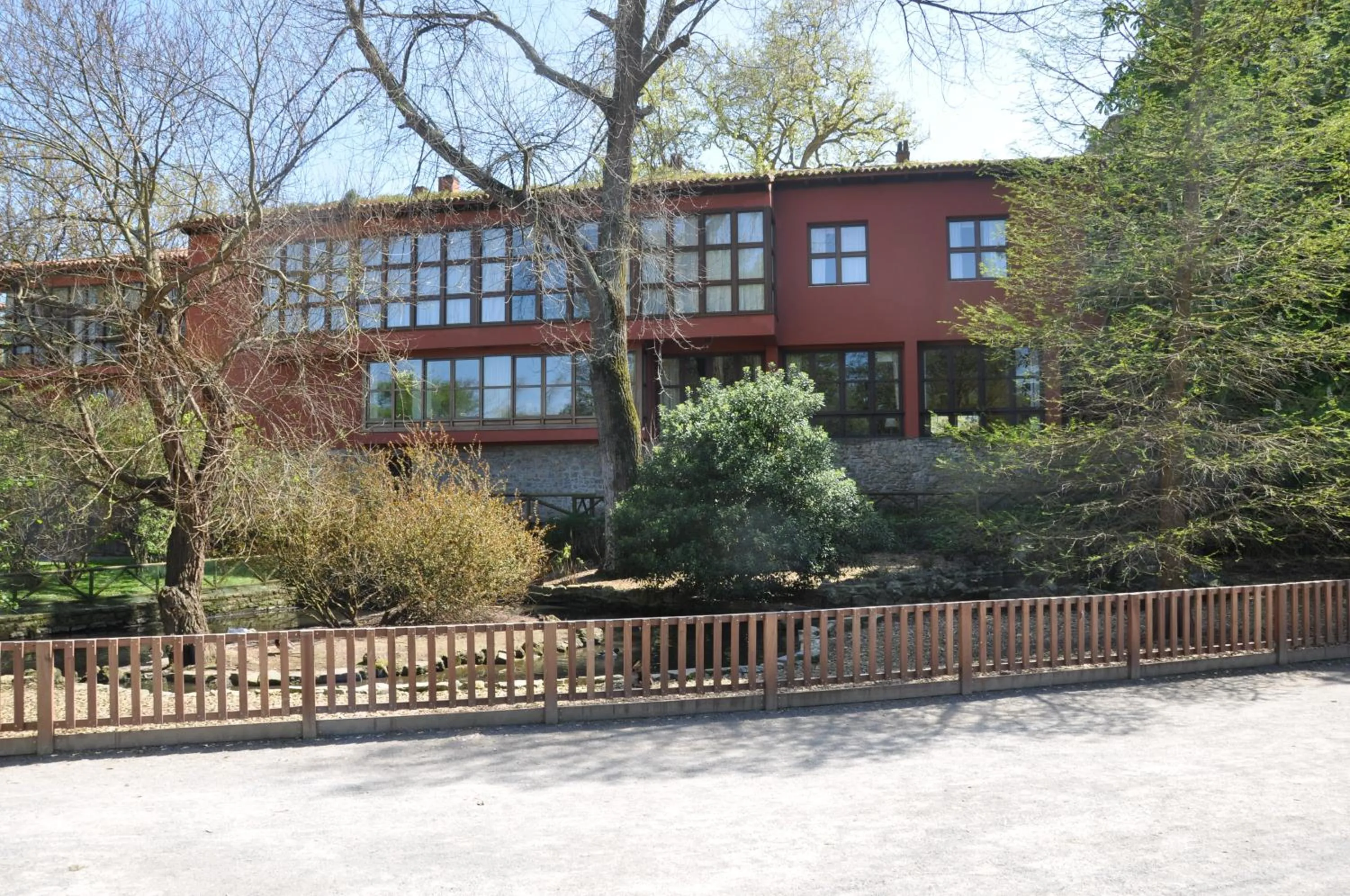Facade/entrance in Parador de Gijón