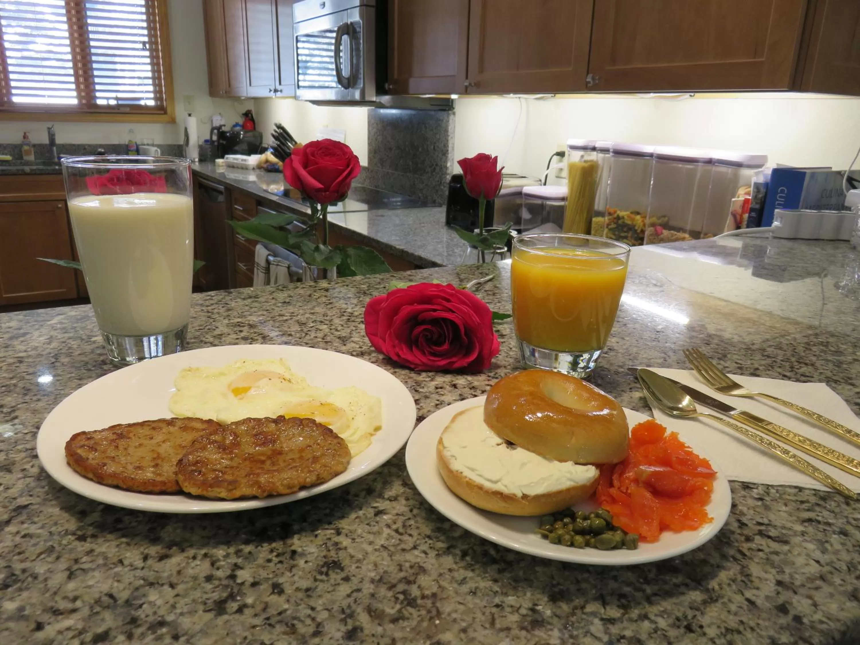 Kitchen or kitchenette in Mein Haus Bed & Breakfast