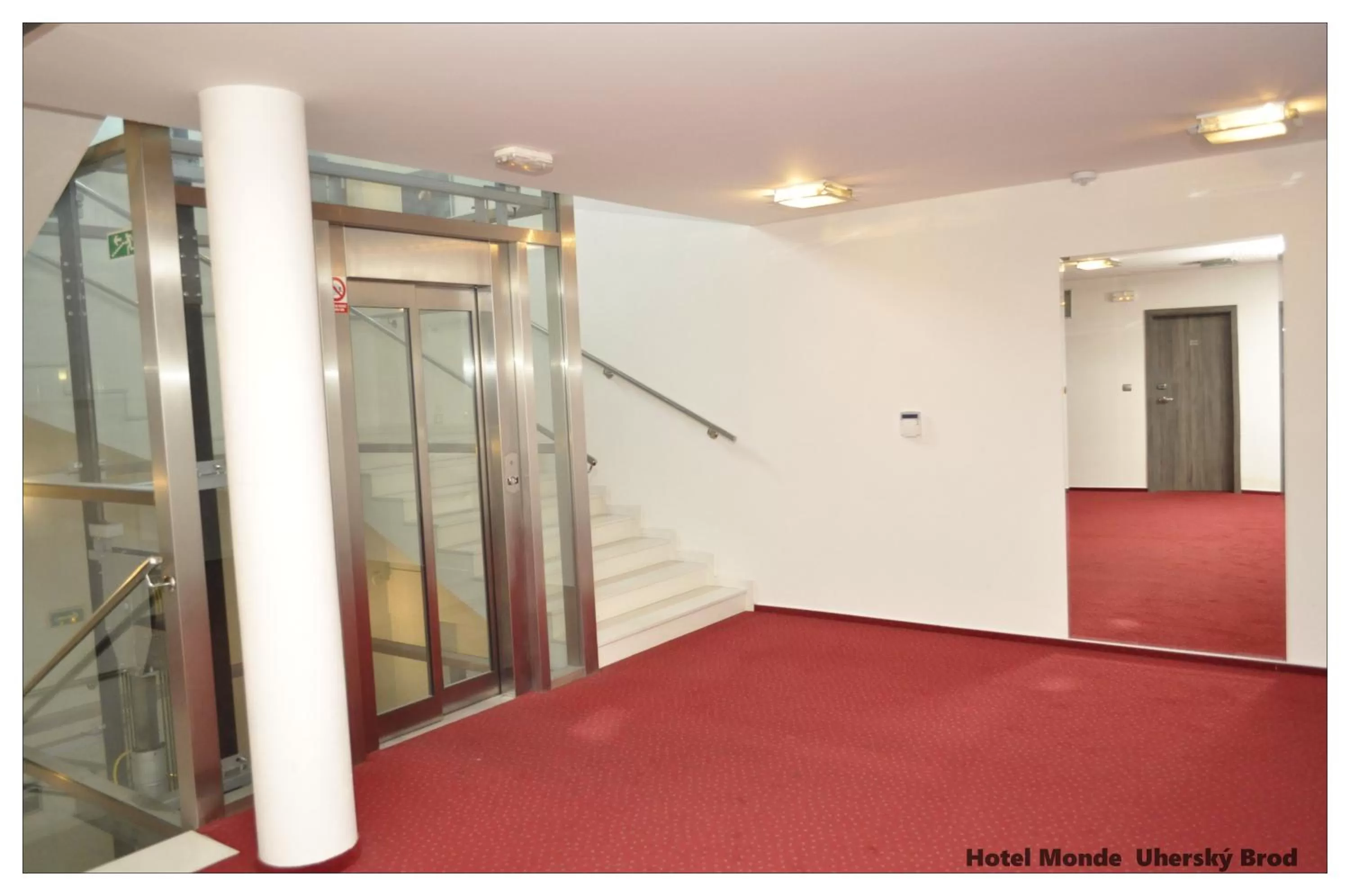 Decorative detail, Bunk Bed in Hotel Monde