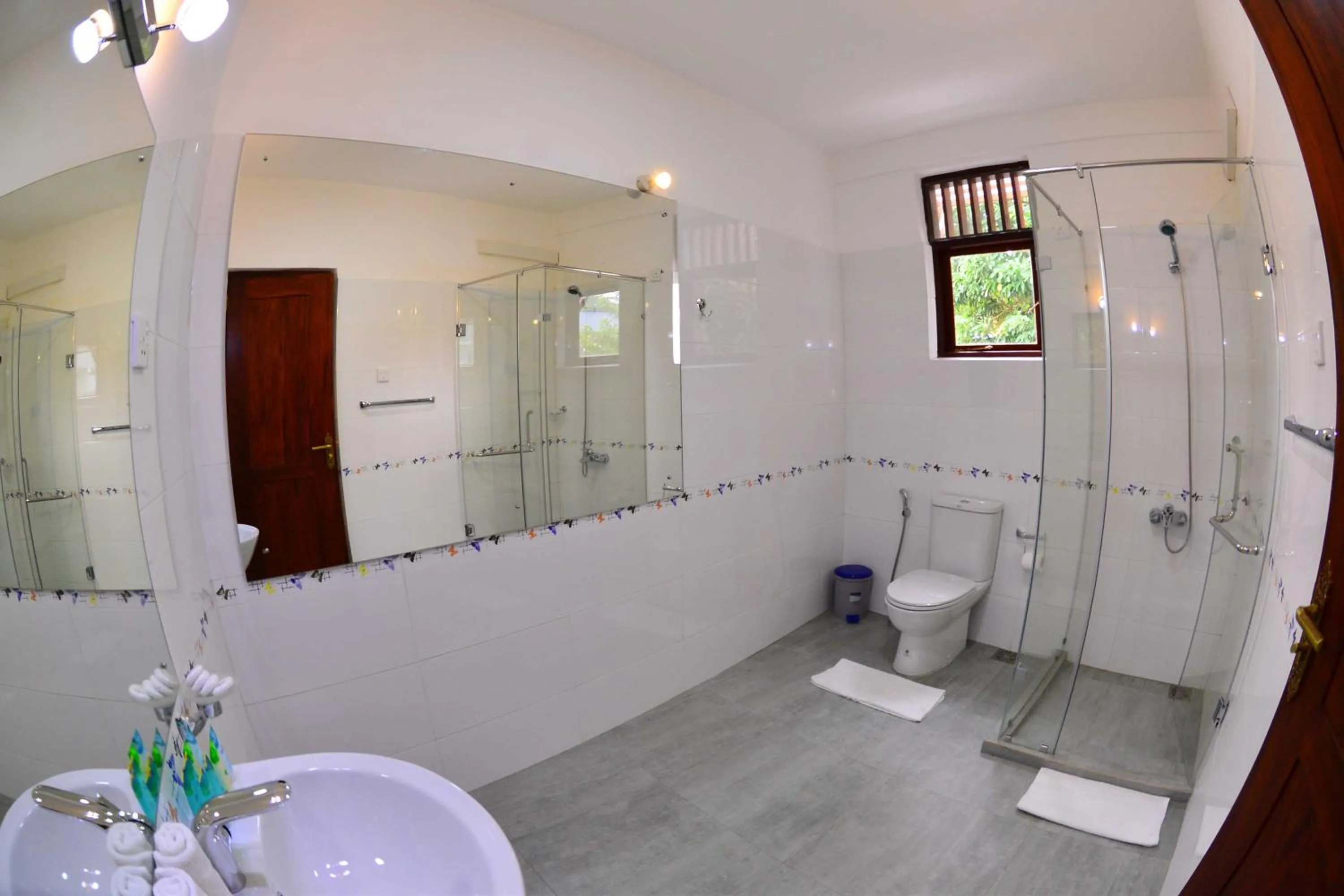 Shower in Colombo Villa