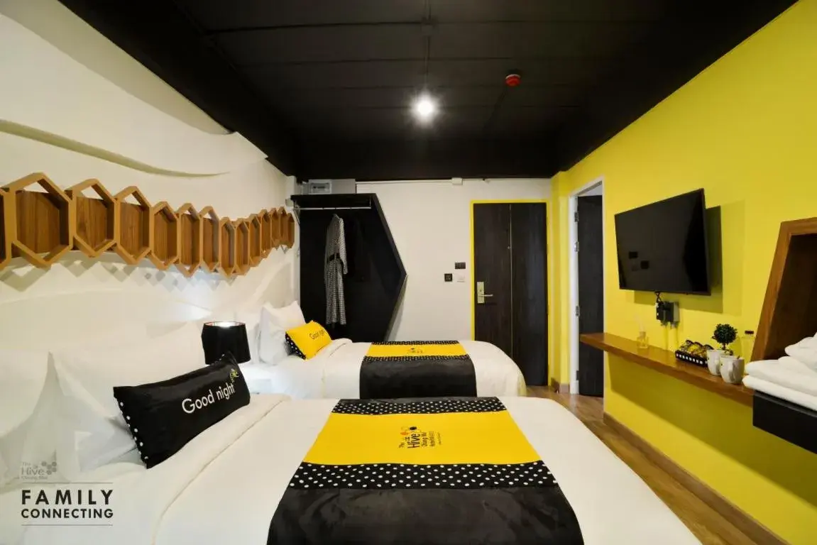 Family Connecting in The Hive Chiang Mai Hotel Family Connecting in The Hive Chiang Mai Hotel