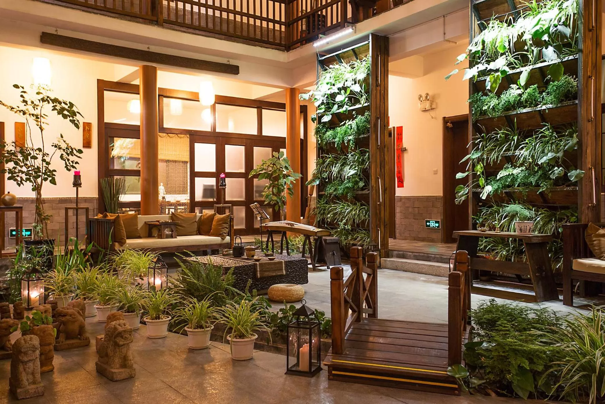 Patio in Dali Yanyuan Mountain Retreat