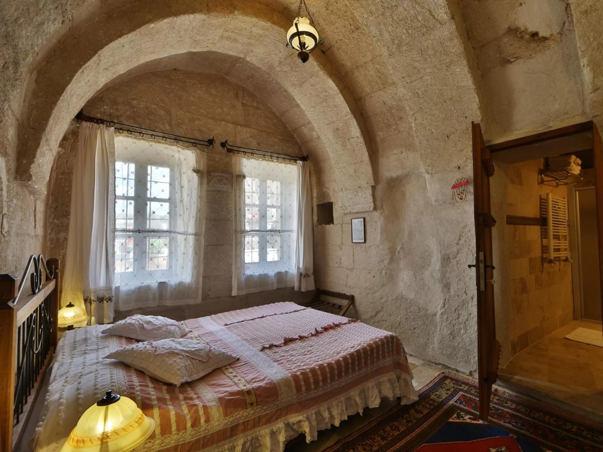 Photo of the whole room, Bed in Kelebek Cave Hotel