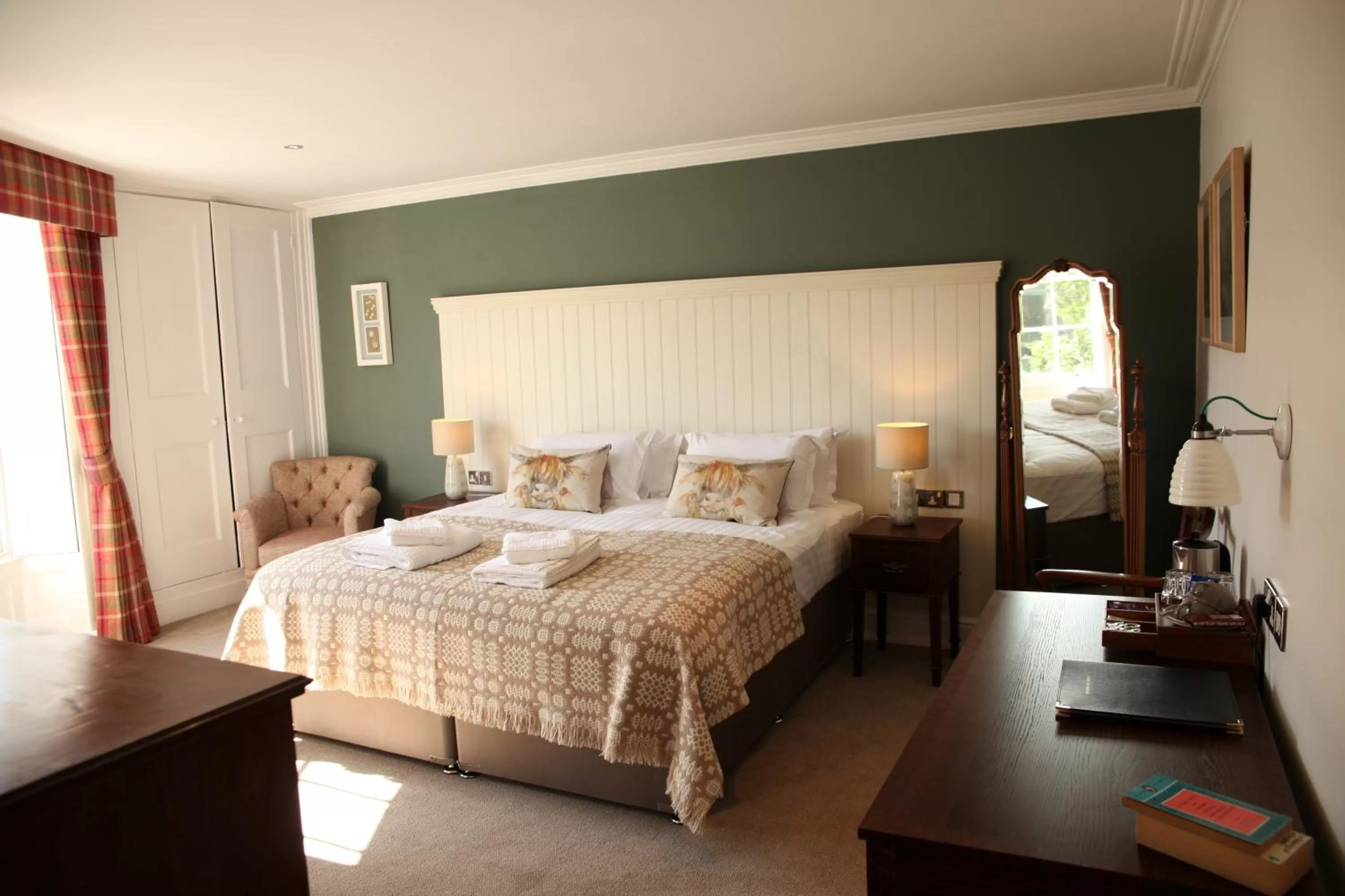 Bedroom, Bed in The Erskine Arms