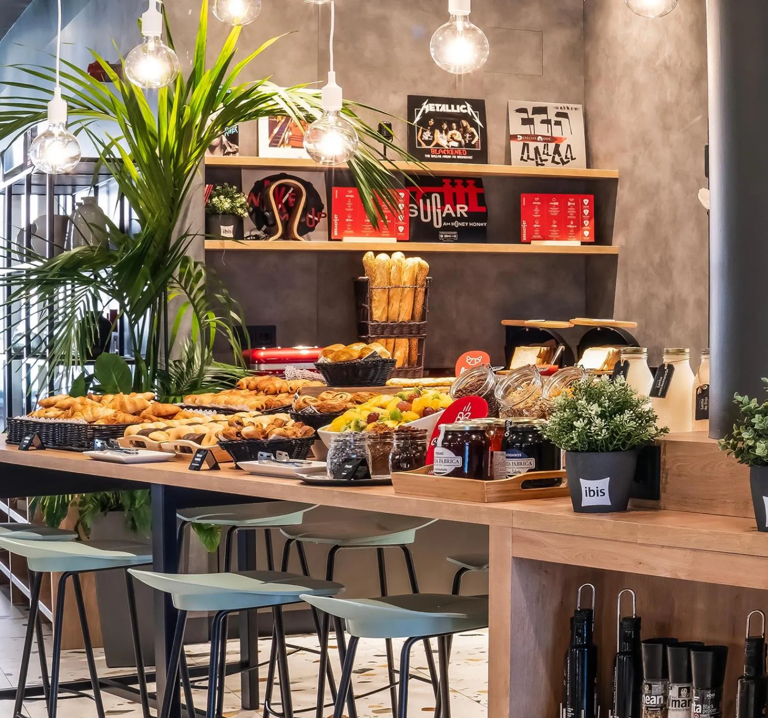 Breakfast in Ibis Madrid Aeropuerto Barajas