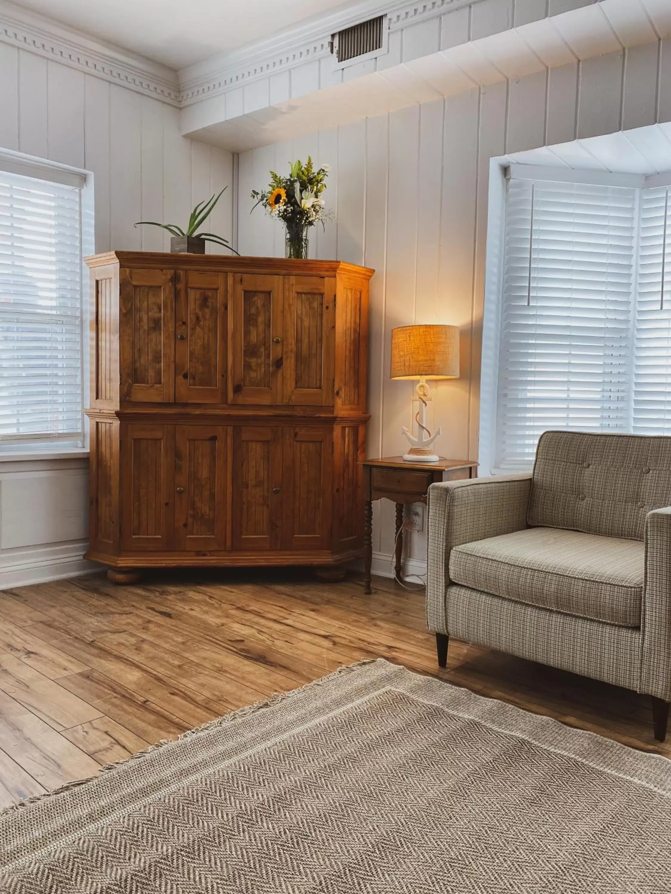 Two Room Efficiency in Saratoga Resort Two Room Efficiency in Saratoga Resort