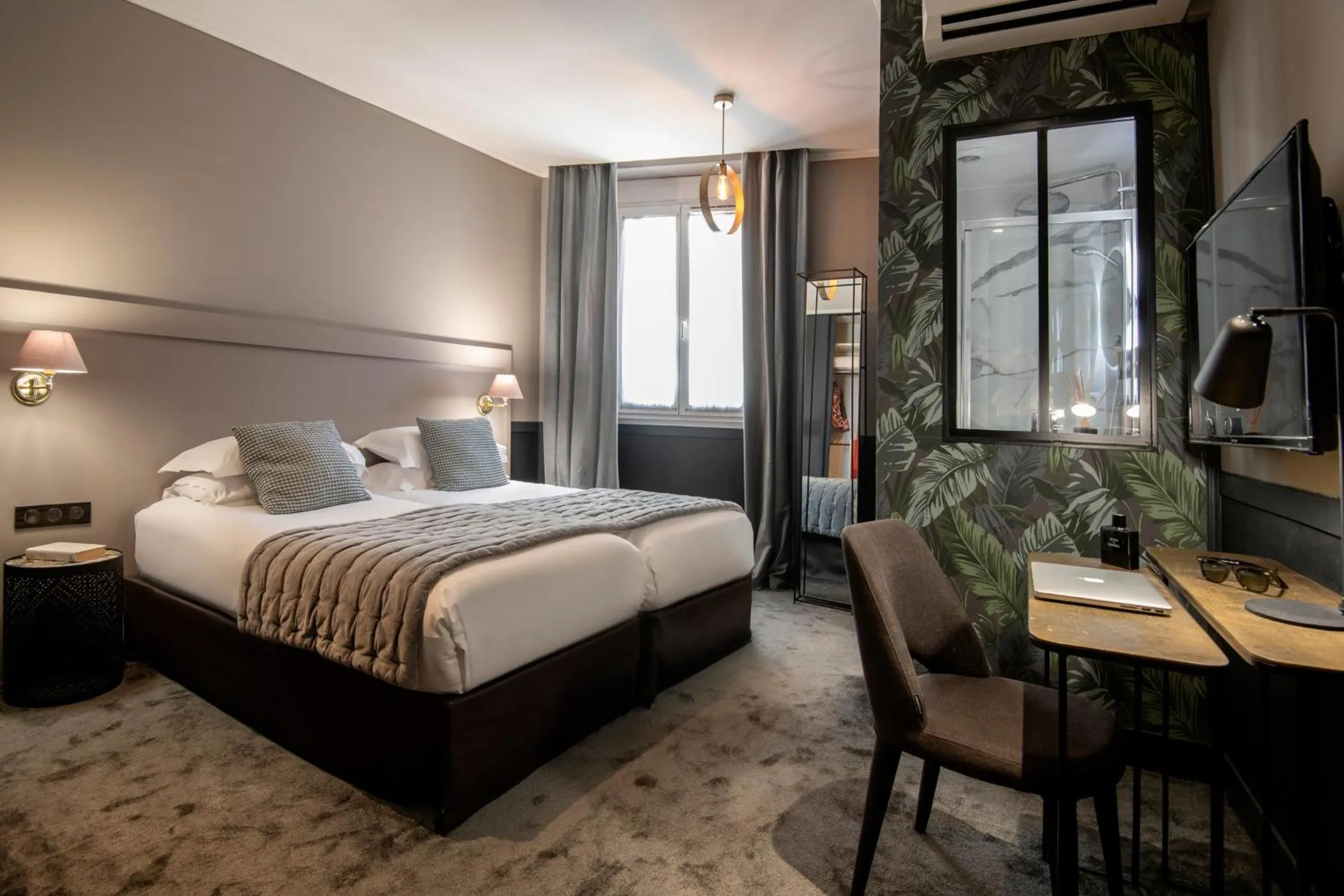 Bedroom, Bed in Best Western Plus Nice Cosy Hotel