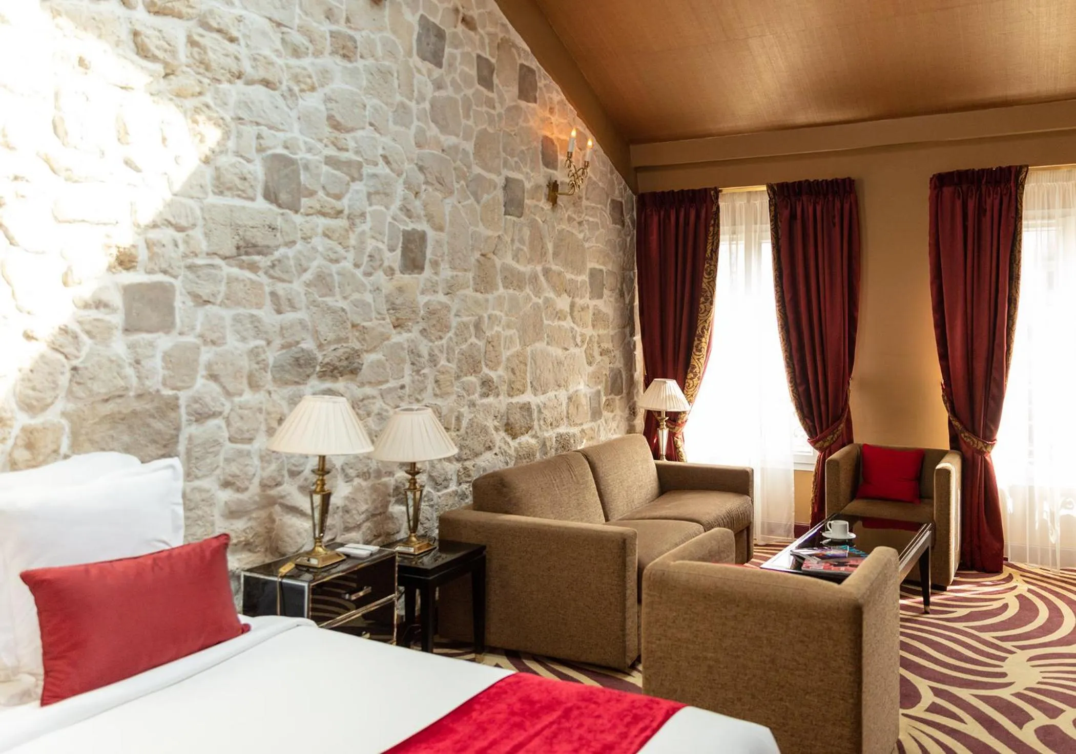 Seating area, Bed in Hotel Du Beaumont