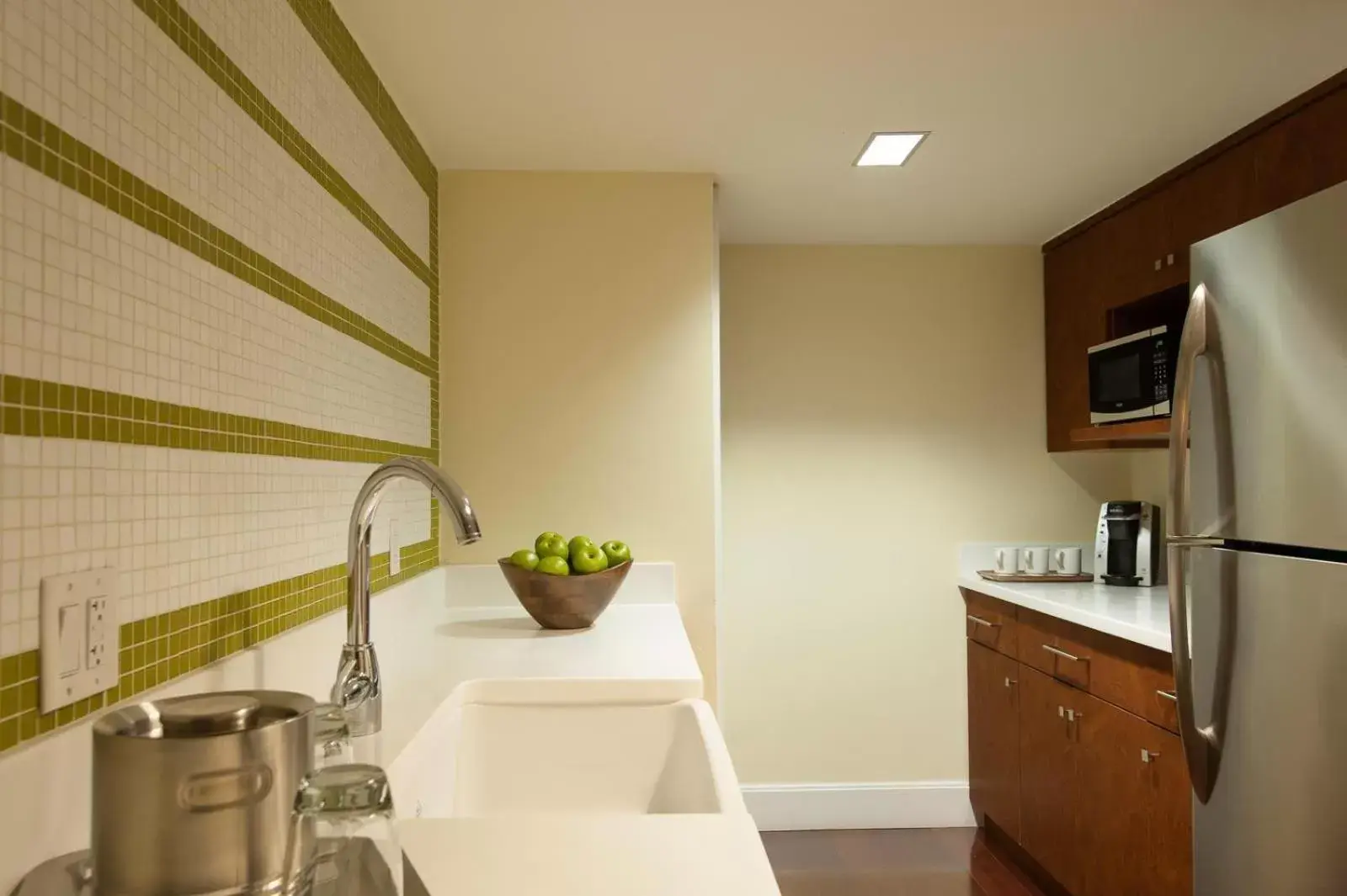 Two-Bedroom Suite with City View in Edgewater Beach Hotel Two-Bedroom Suite with City View in Edgewater Beach Hotel