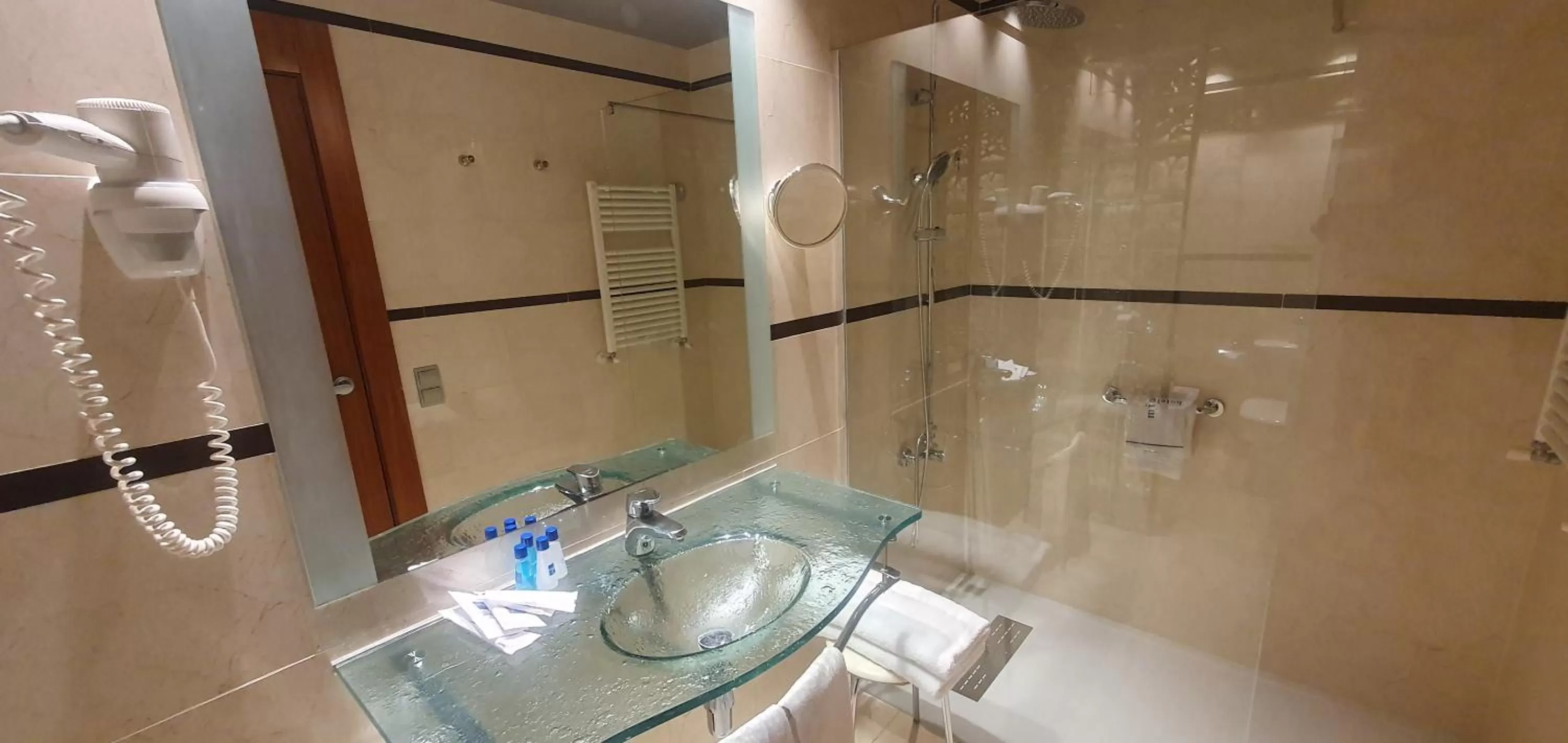 Bathroom in Miami Mar - Boutique Hotel & Restaurante