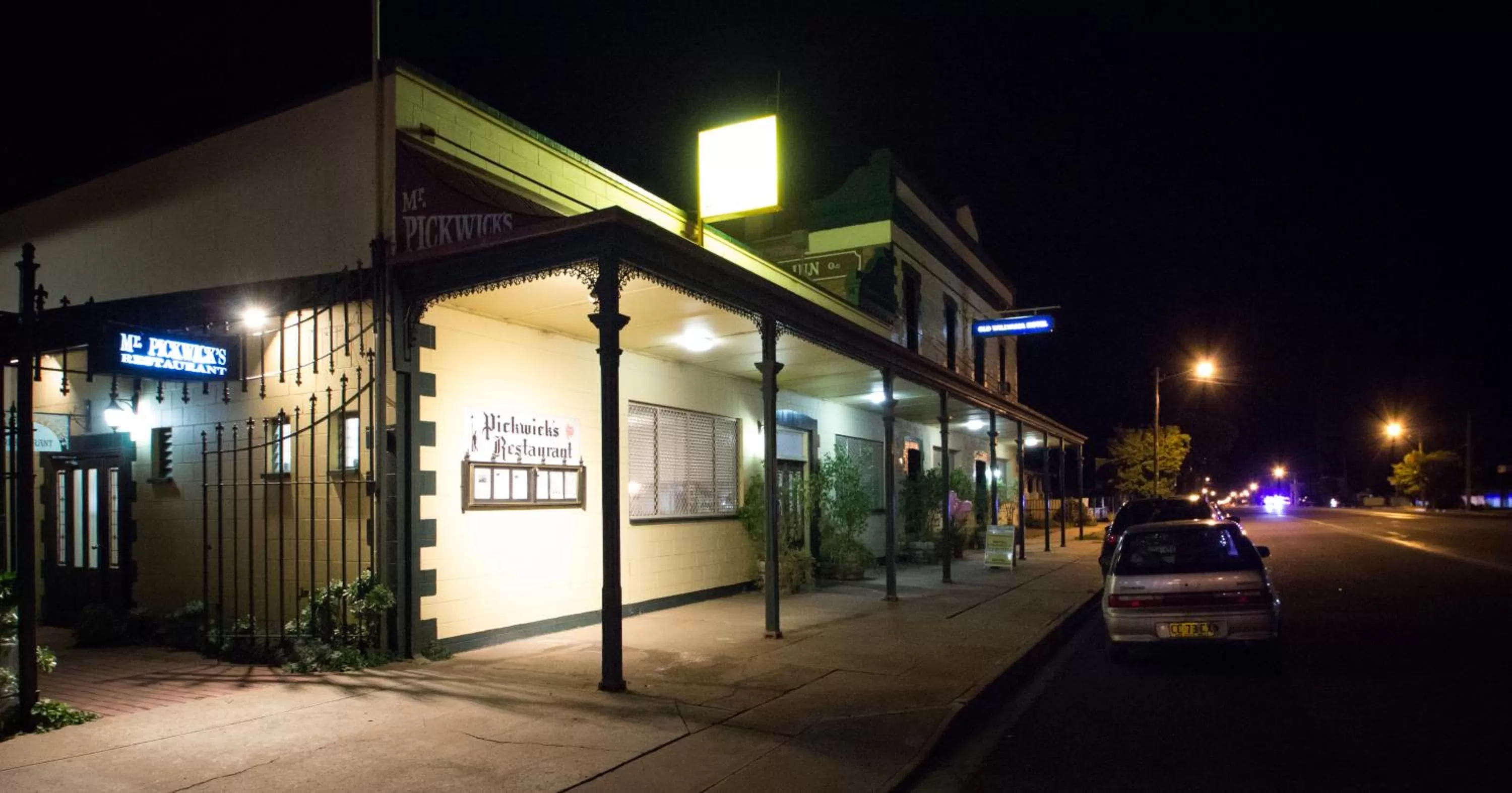 Restaurant/places to eat in Old Willyama Motor Inn