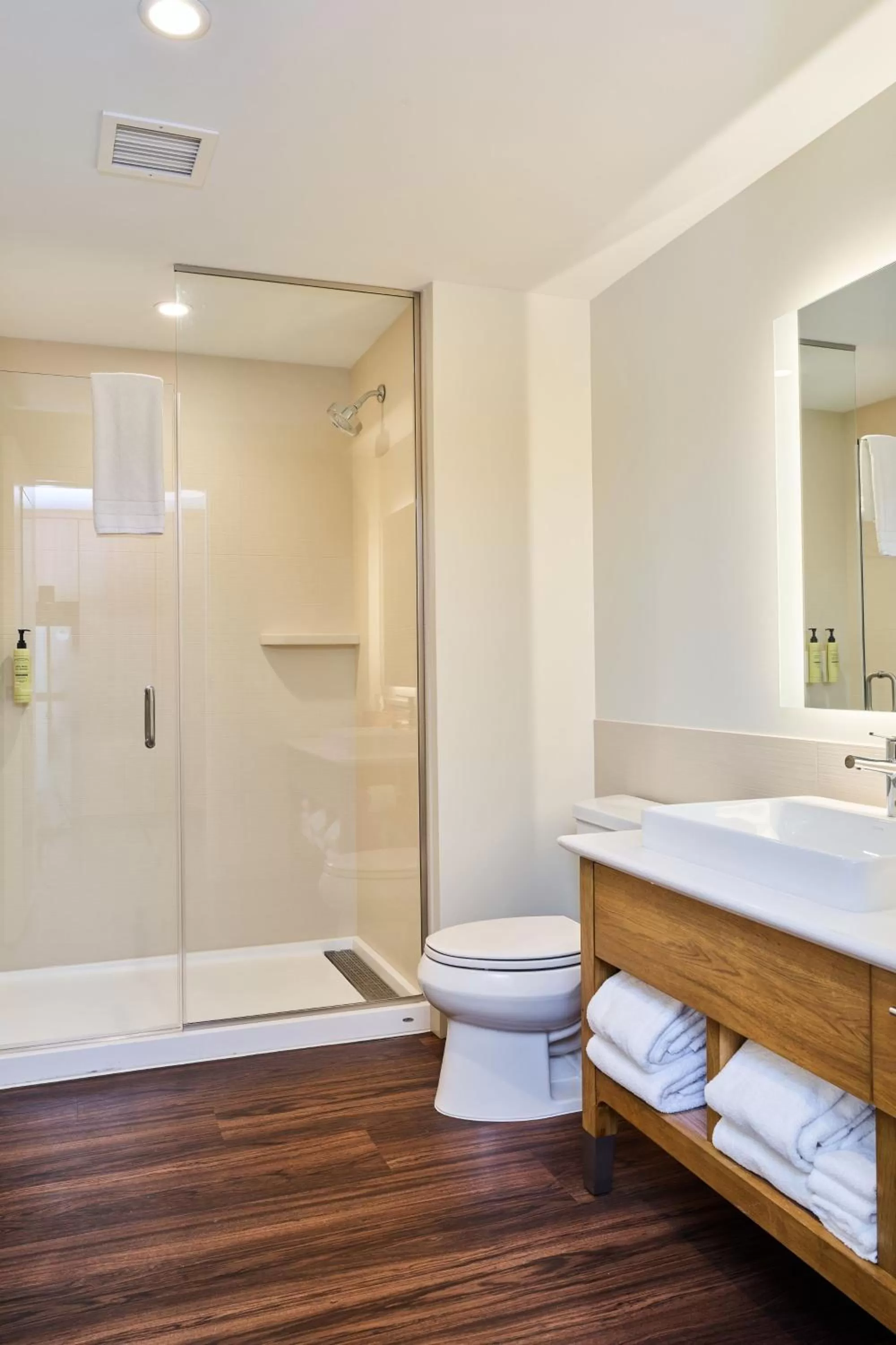 Bathroom in Element Chattanooga East