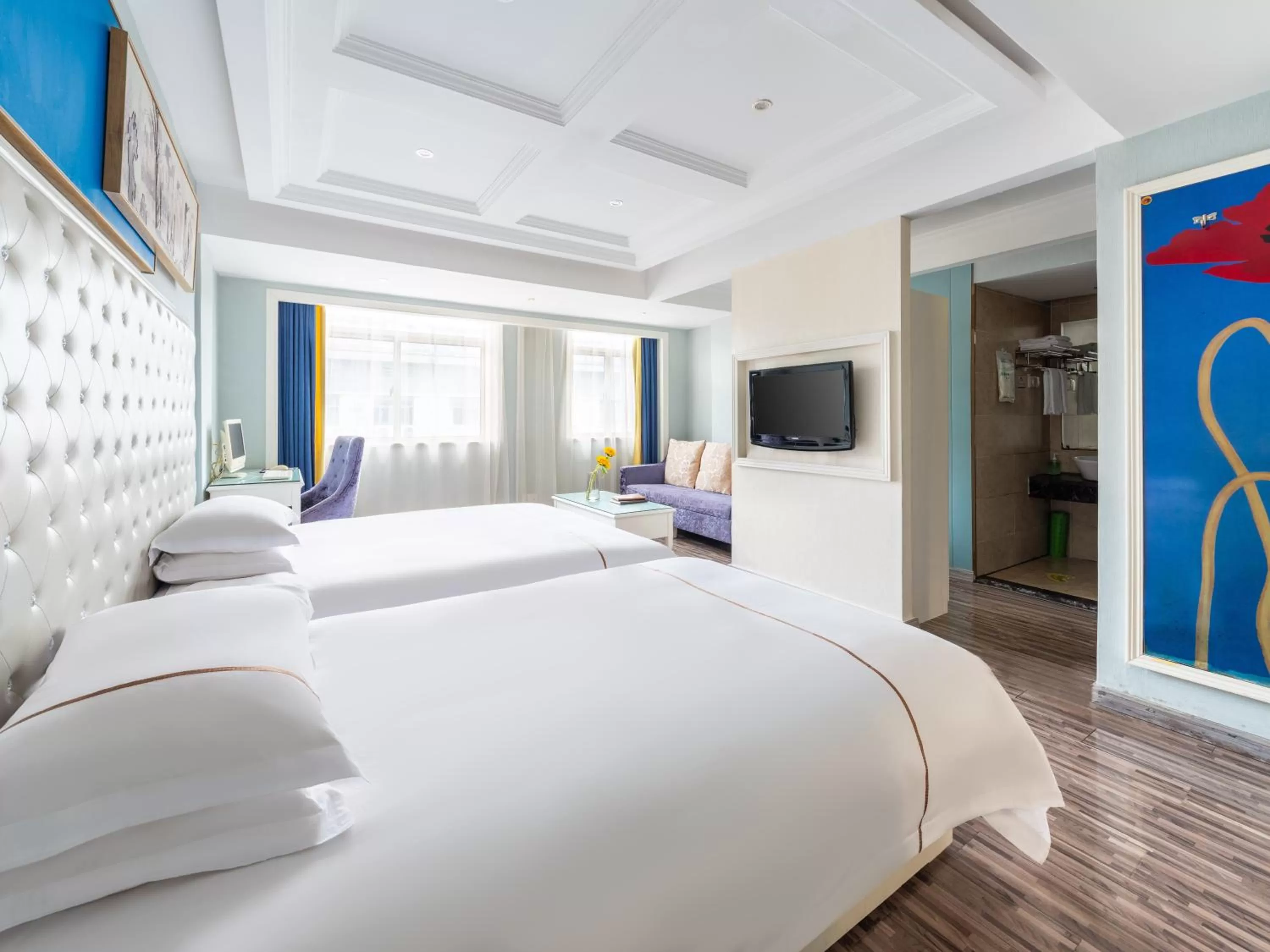 Bed in Lingshang Hotel