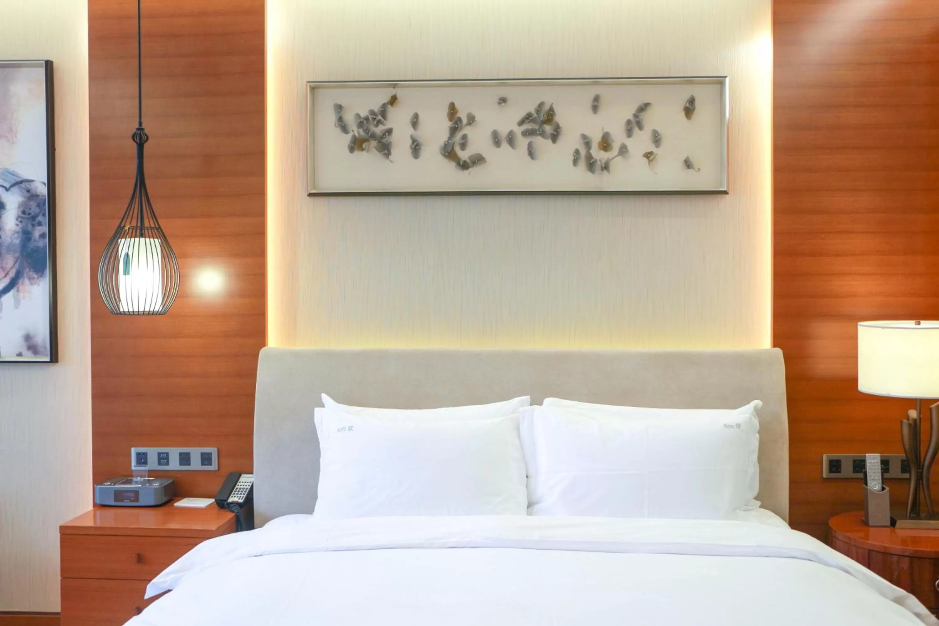 Bed in Holiday Inn Nanjing Xuanwu Lake by IHG