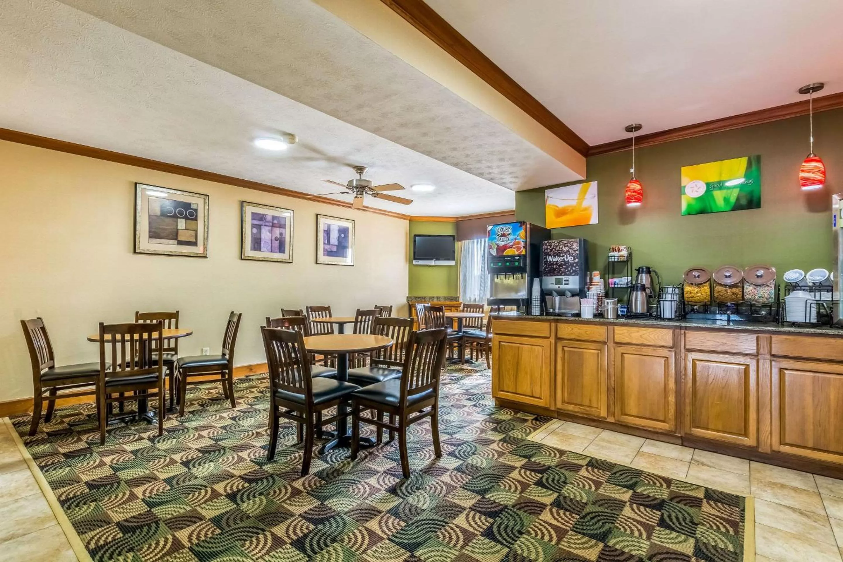 Restaurant/places to eat in Quality Inn I-74 Batesville