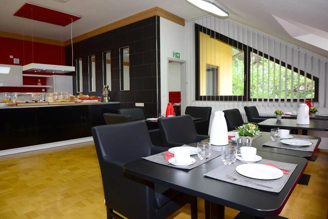 Buffet breakfast in Residence am Weinberg / Travellers Hotelbetriebs GmbH