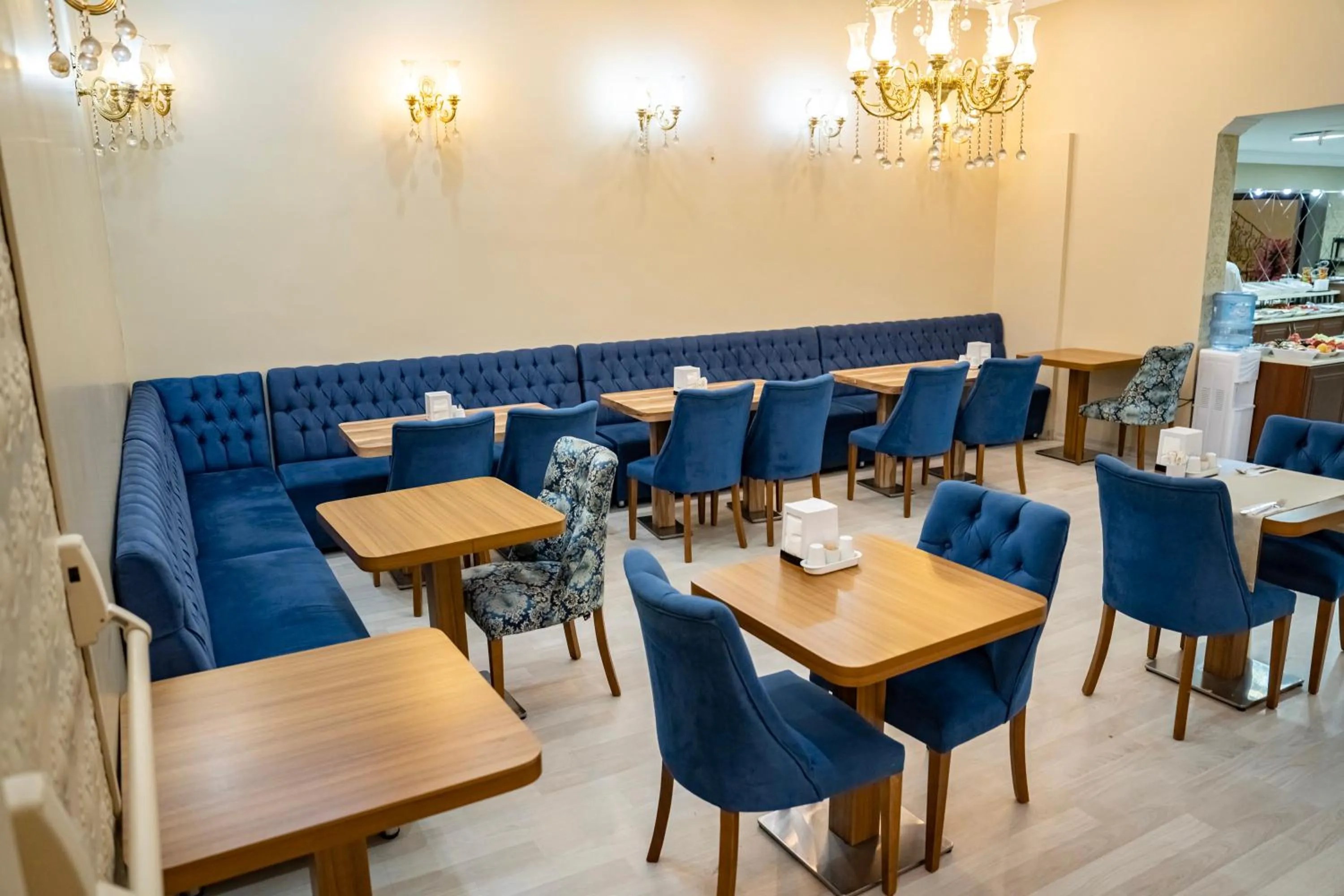 Restaurant/places to eat in Grand Hamit Hotel