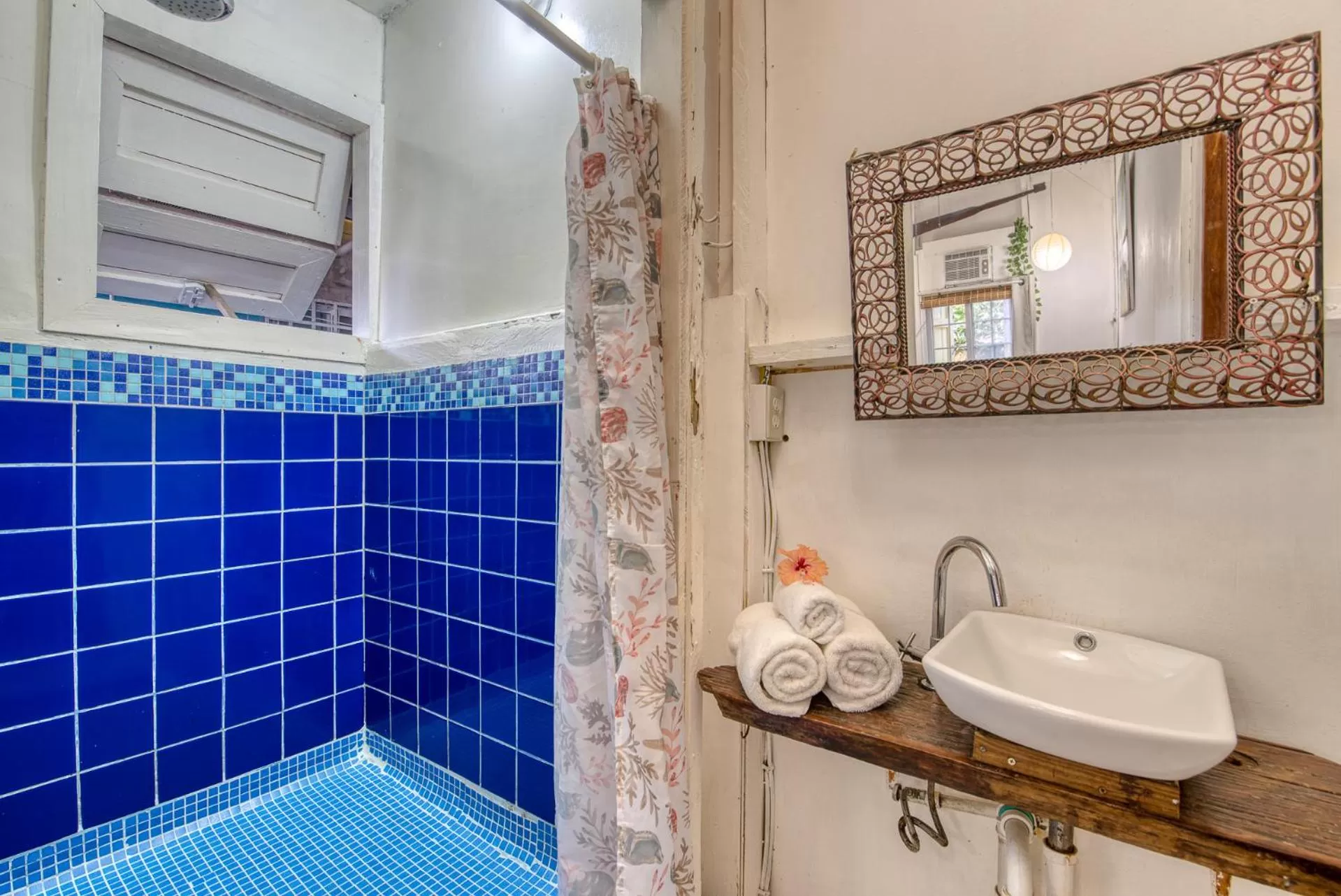 Bathroom in Saigon Bay Bed & Breakfast