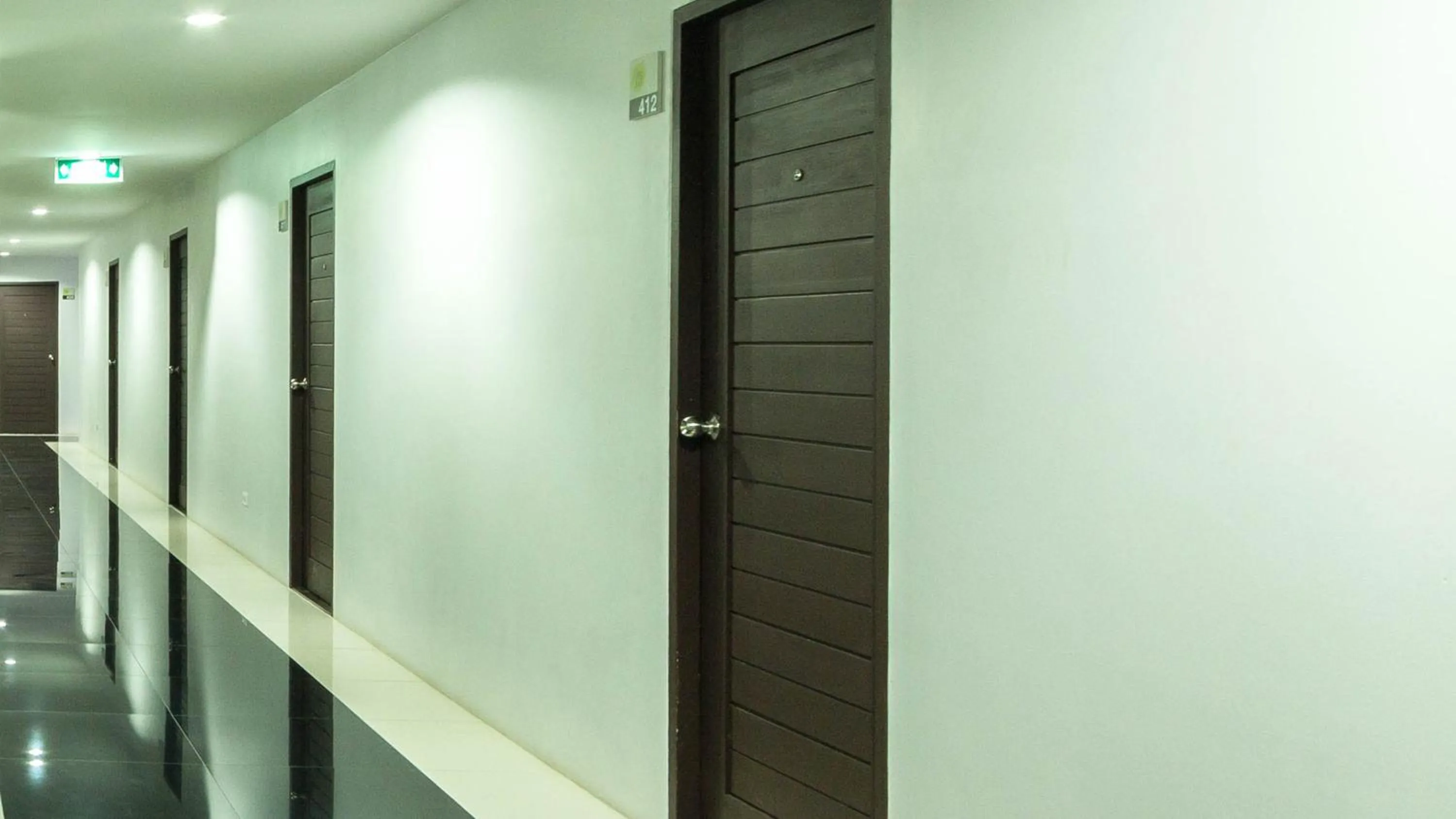 Photo of the whole room in Maison de Cheer