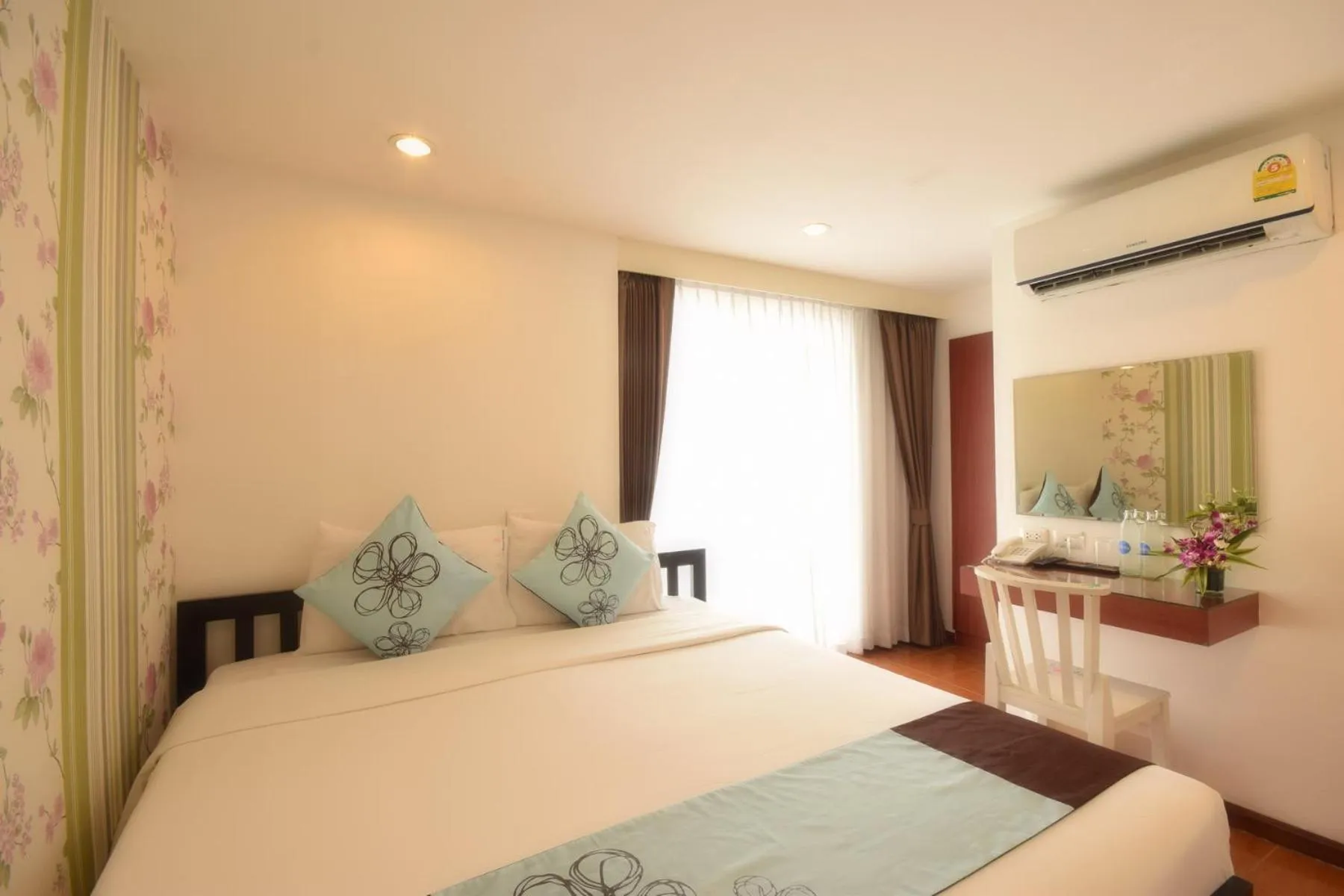 Bed in Blissotel Ratchada