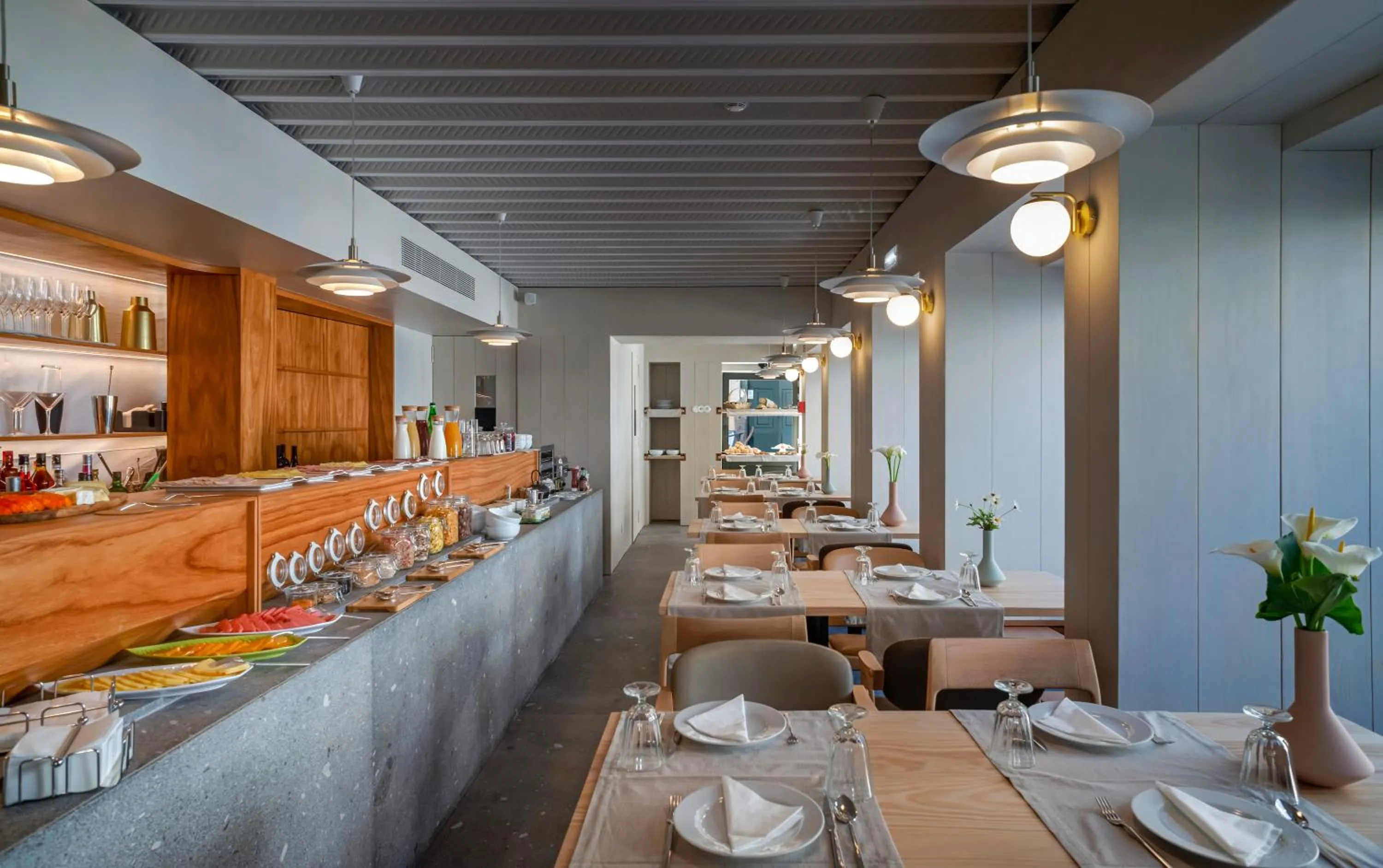 Restaurant/places to eat in Porta Nova Collection House